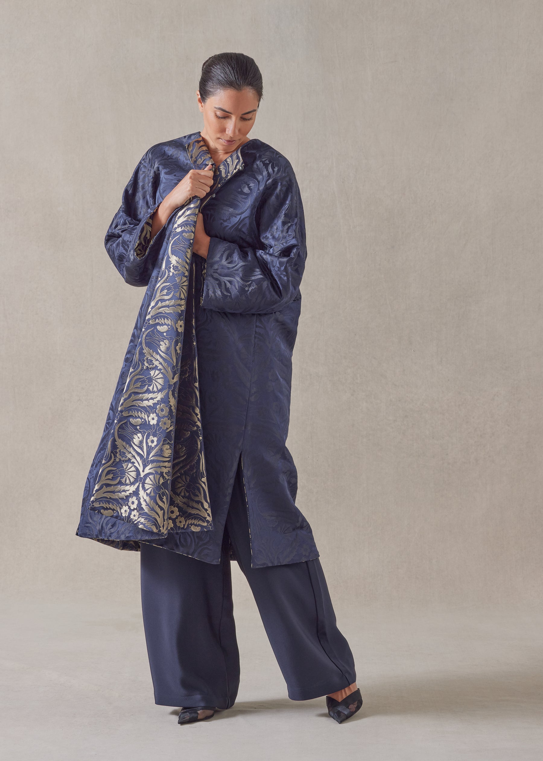 metallicised mix reversible round neck chinese jacket - 3/4 length