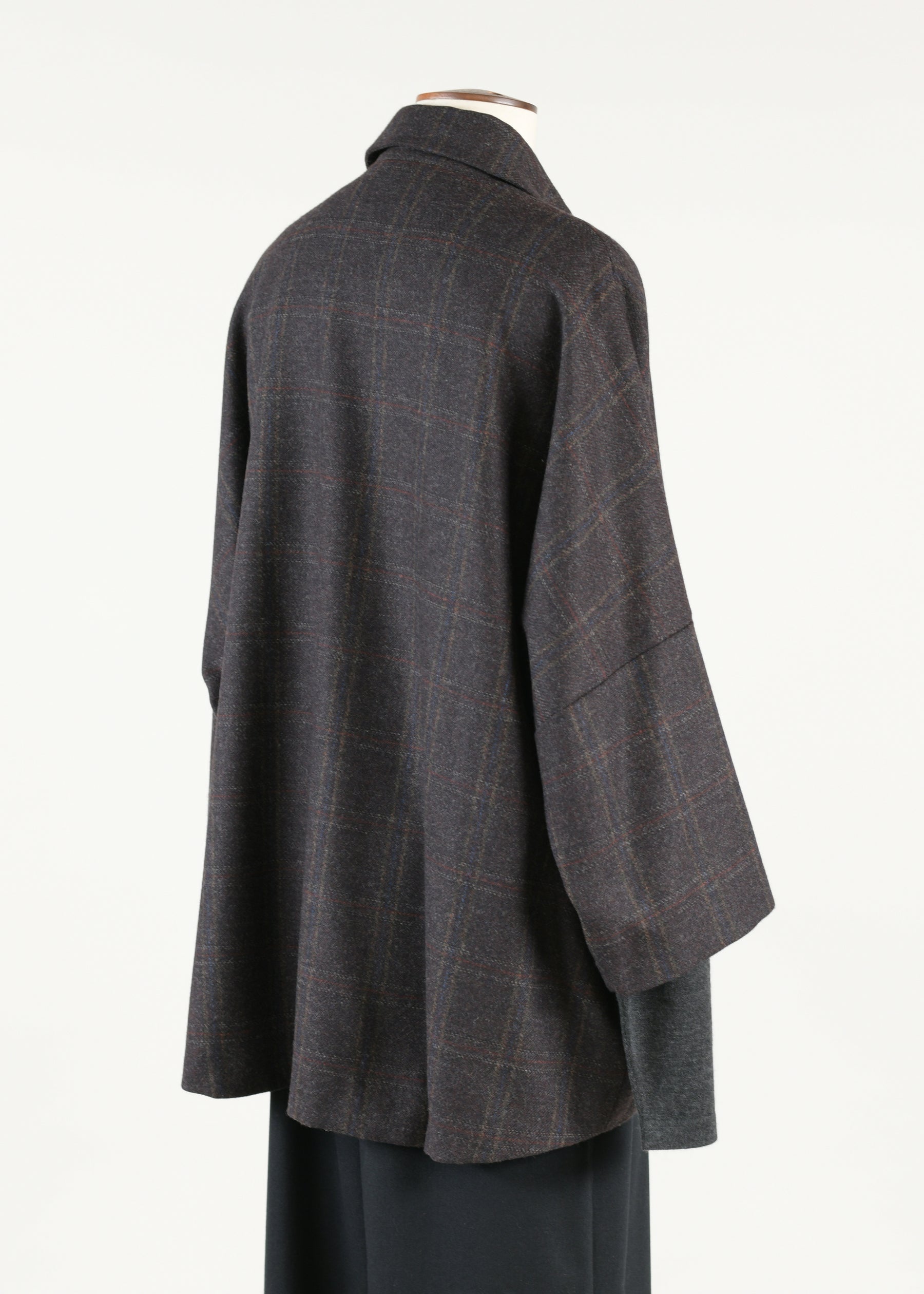 sloped shldr jckt w/collar - long 3/4 slvs lined