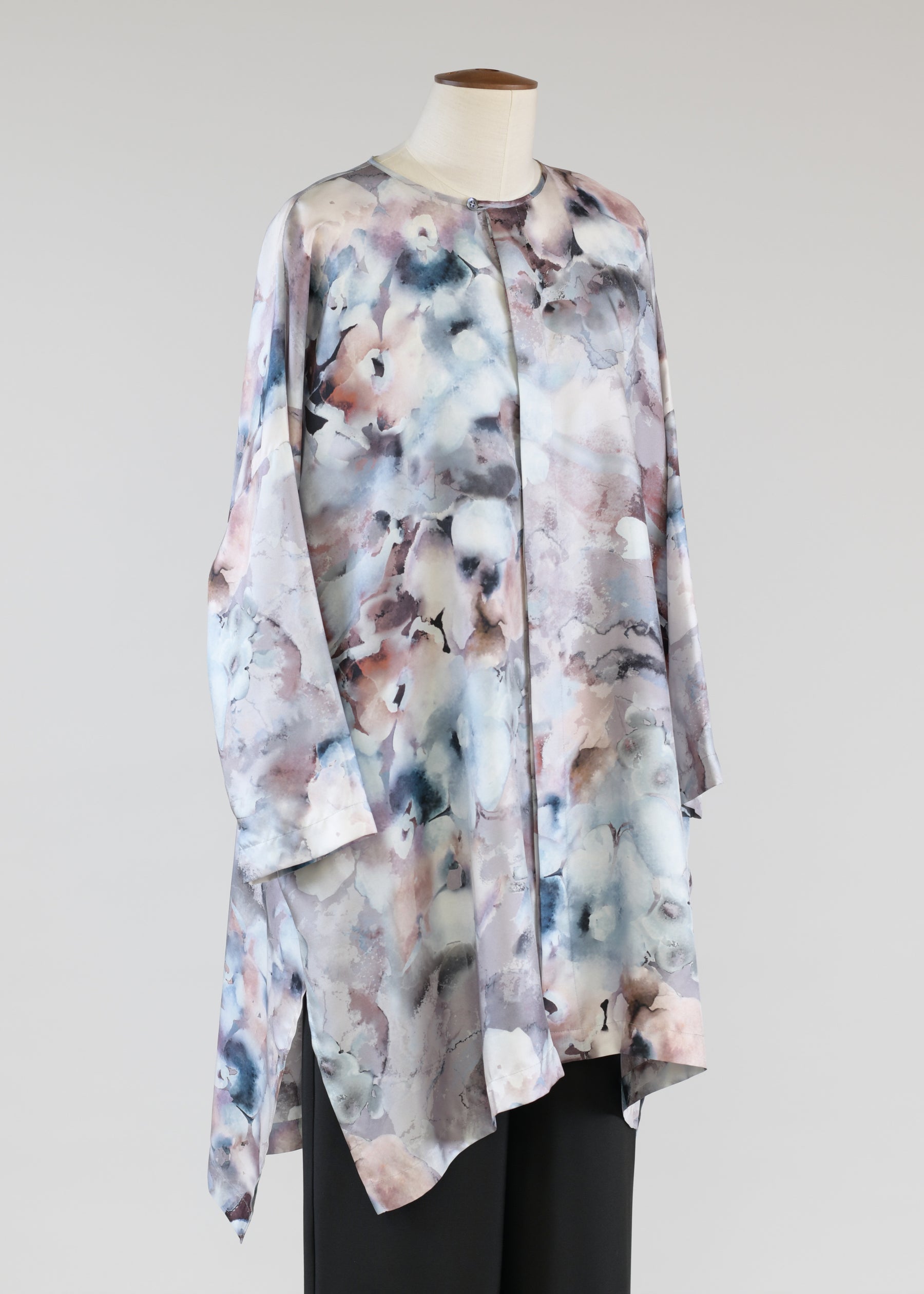 wide longer back bound neck shirt v.long w/slits