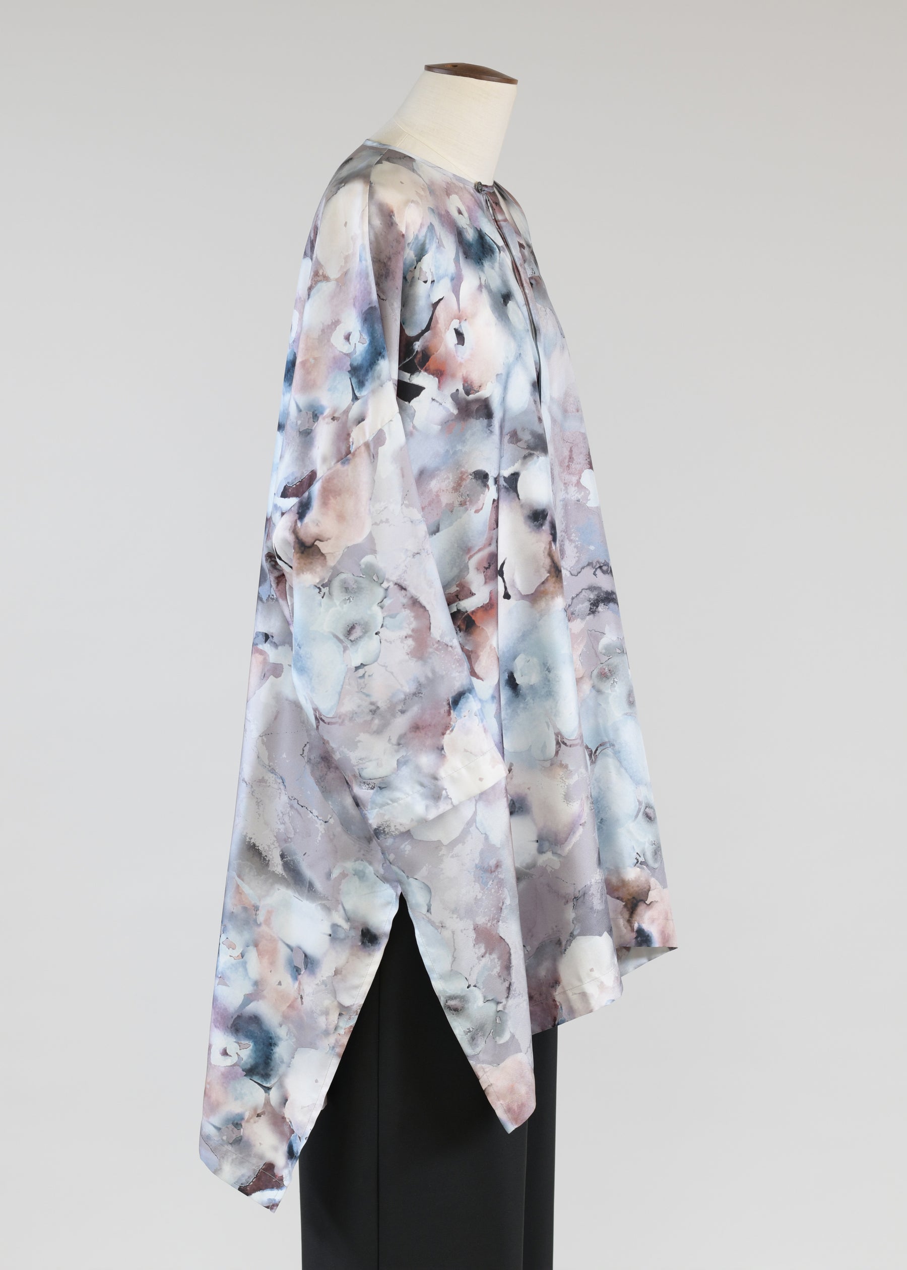 wide longer back bound neck shirt v.long w/slits