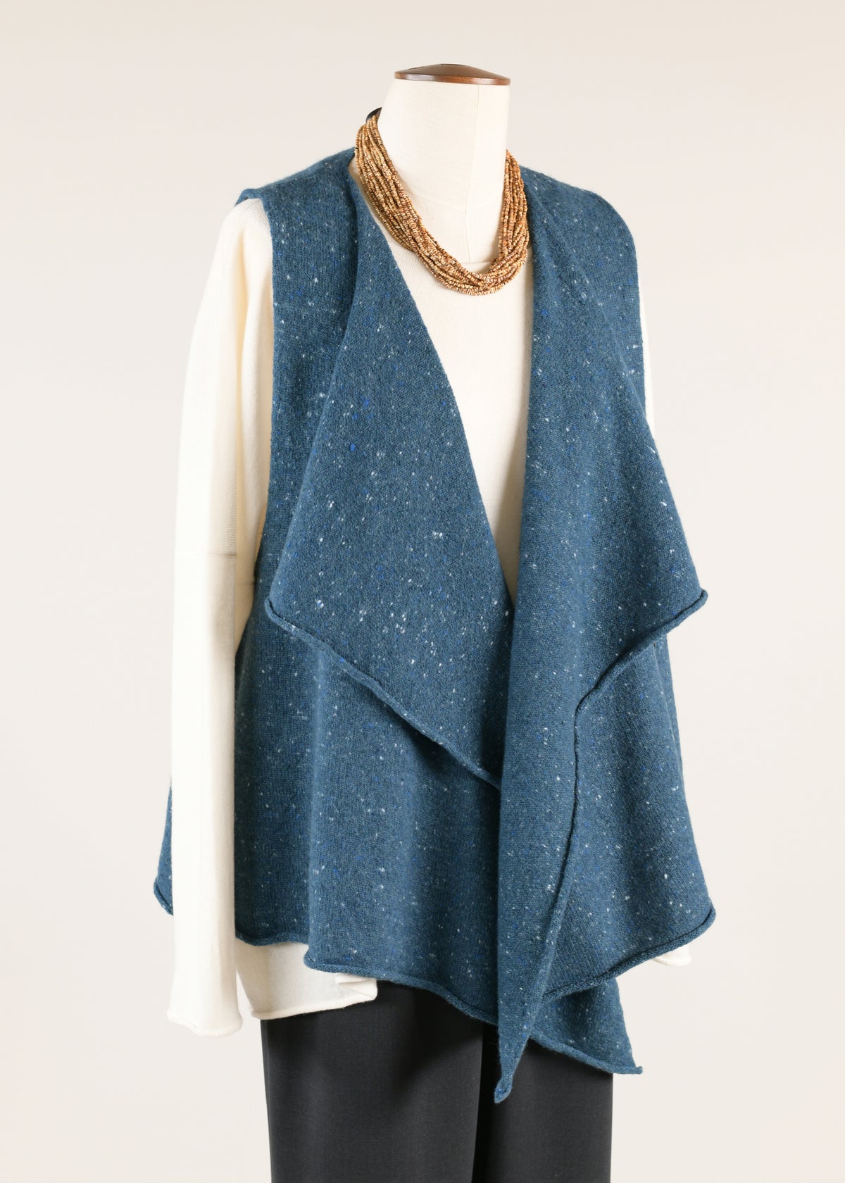 a-line w/coat w/draping front and kilt pin closure