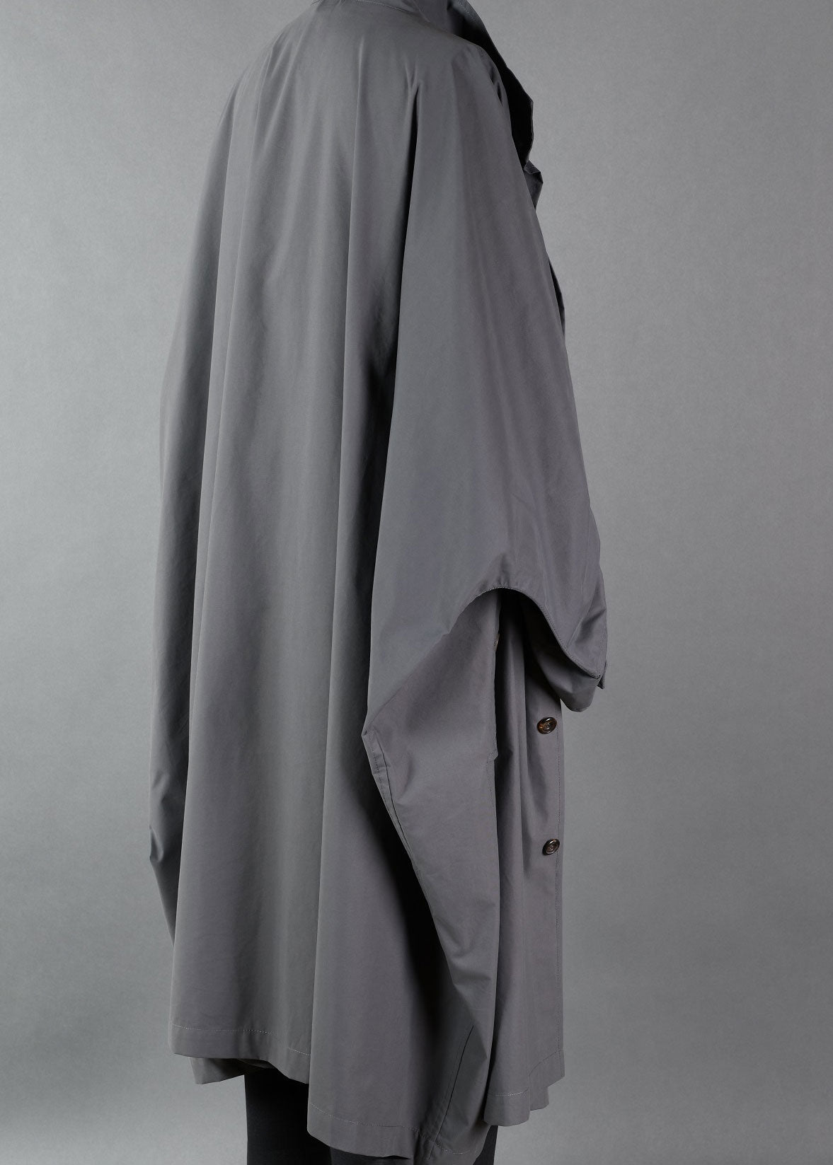 linen xtra wide sloped shldr raincoat w/ tabs - 3/4 leng