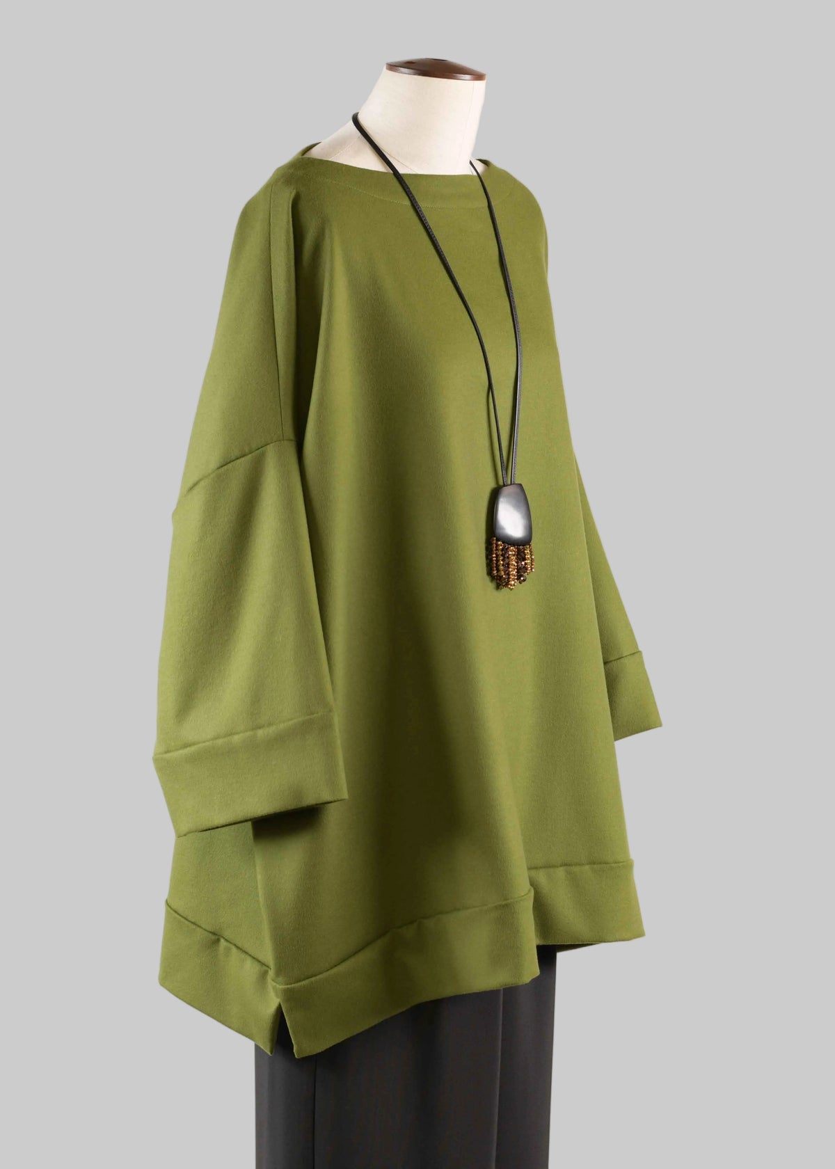 cashmere sloped shoulder scoop neck poncho with hembands - long (fernlight)