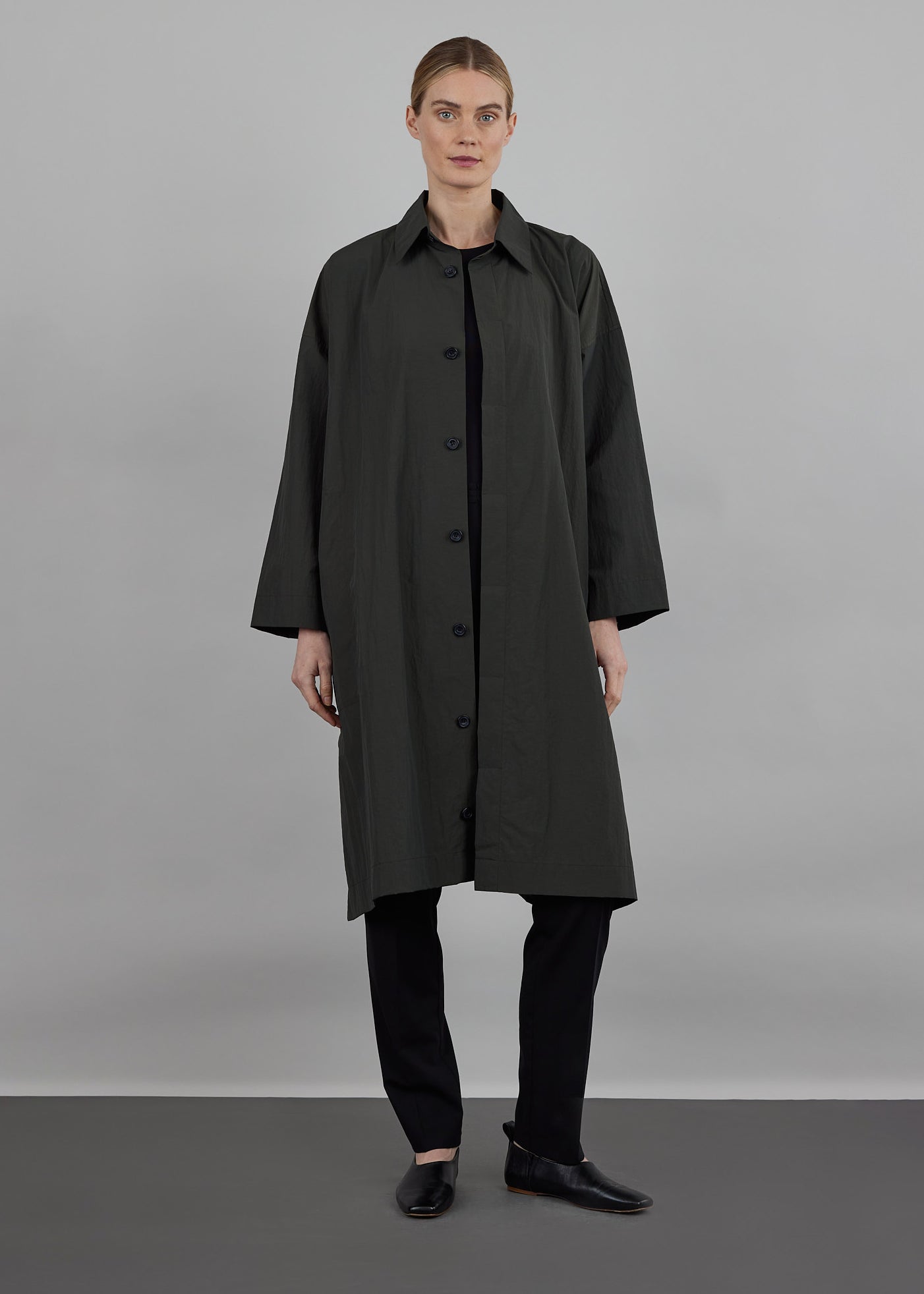 wide A-line back pleat coat with collar - 3/4 length