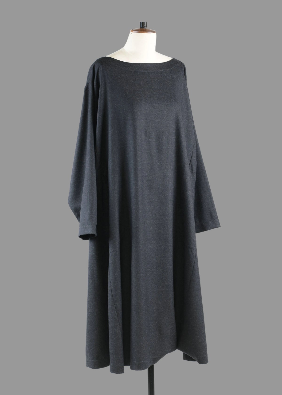 wool side panelled scoop neck dress (charcoal)