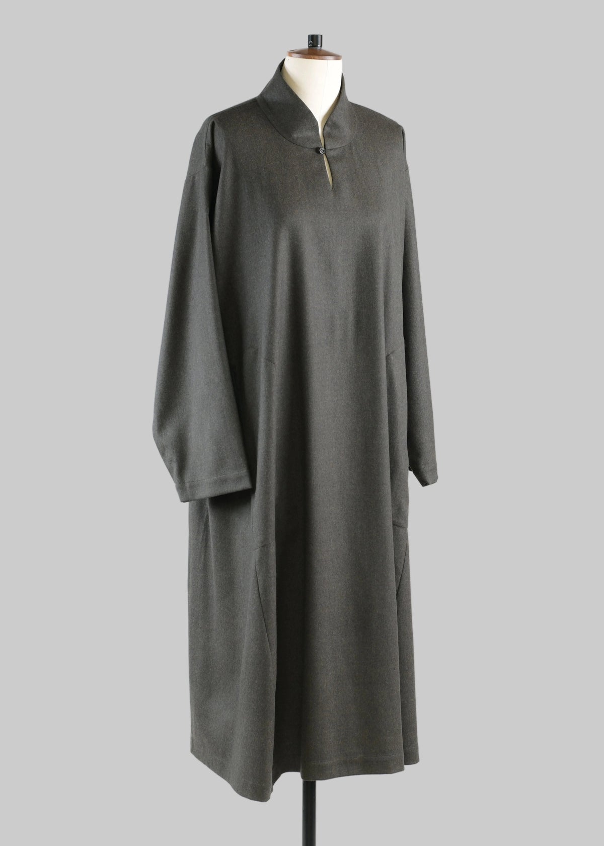 wool flannel side panelled dress with chinese collar