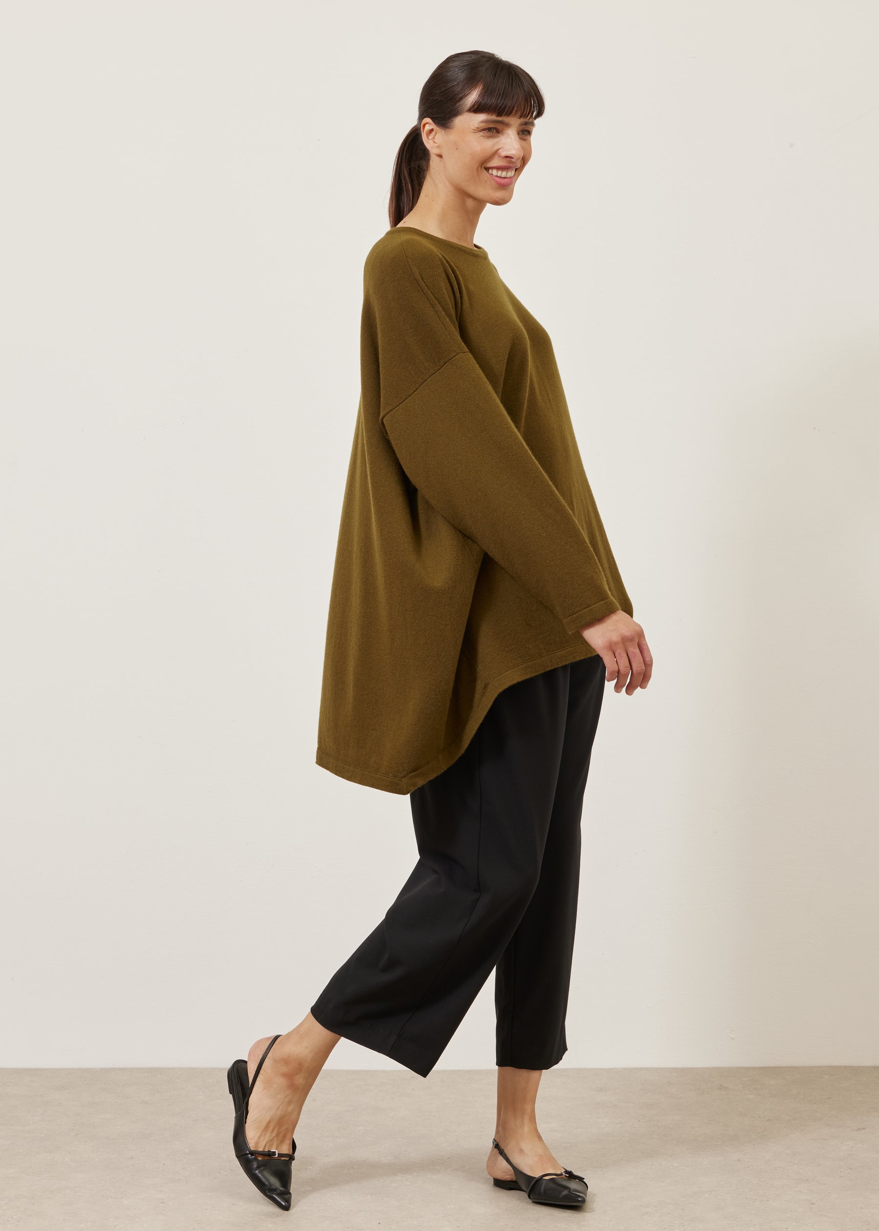 smaller front larger back round neck sweater - long