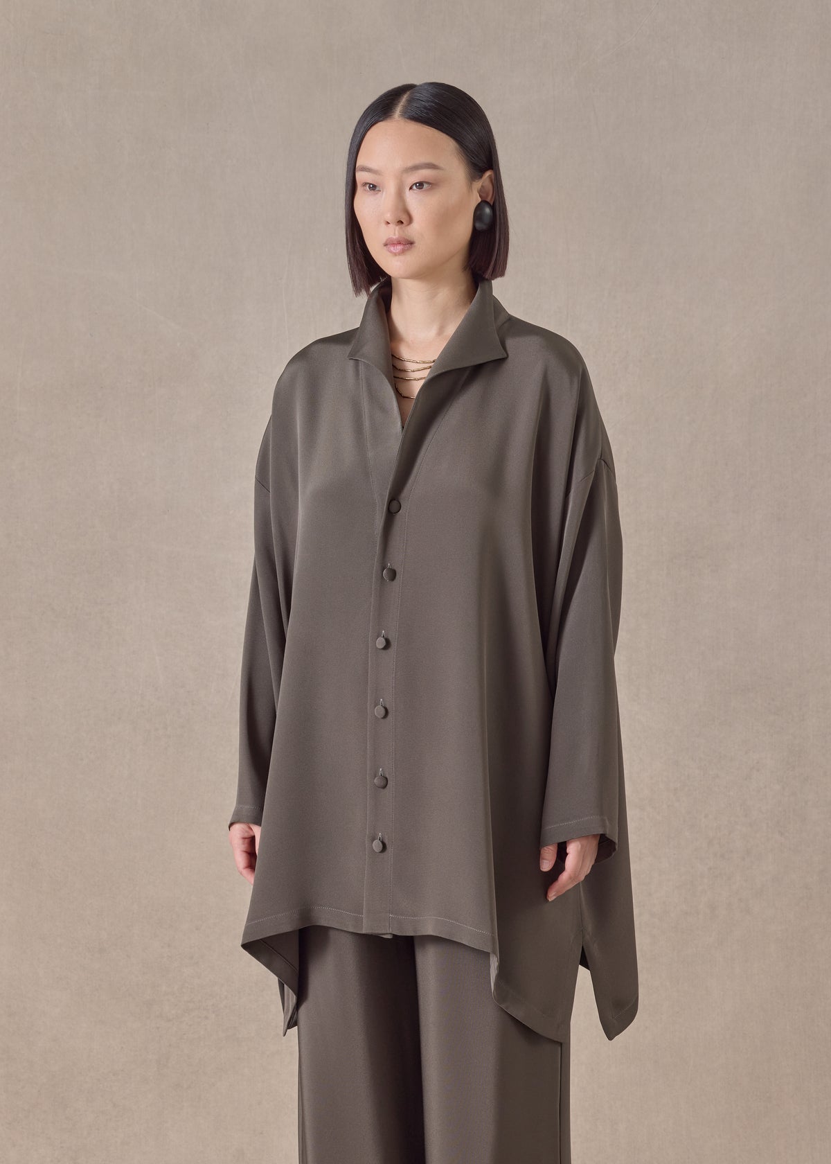 silk wide a-line shirt with open 'standup collar'  - long plus