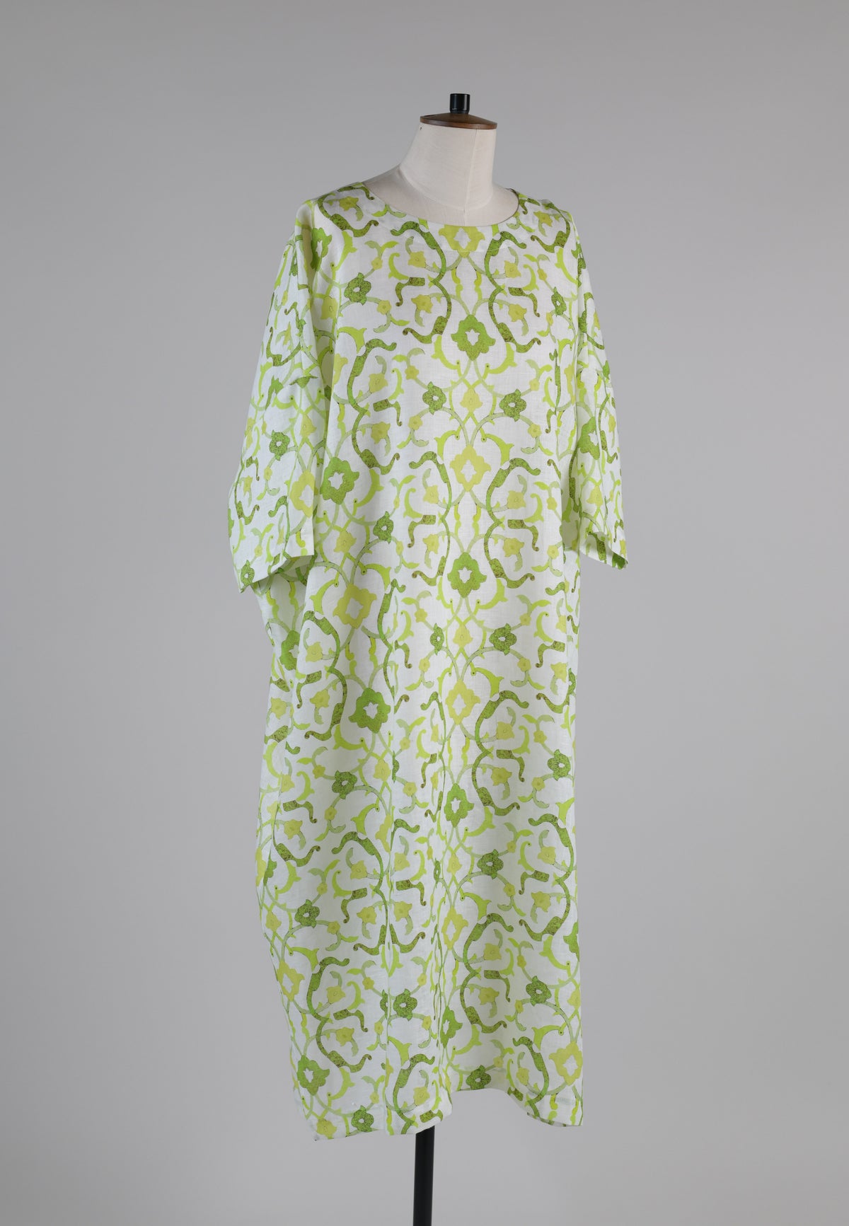 short sleeve wide round neck dress