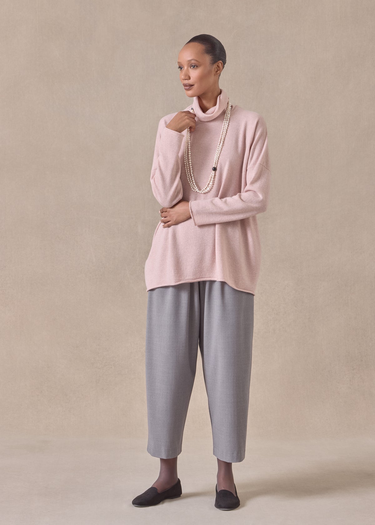 cashmere slim sleeve raw edge scrunch neck sweater - mid plus