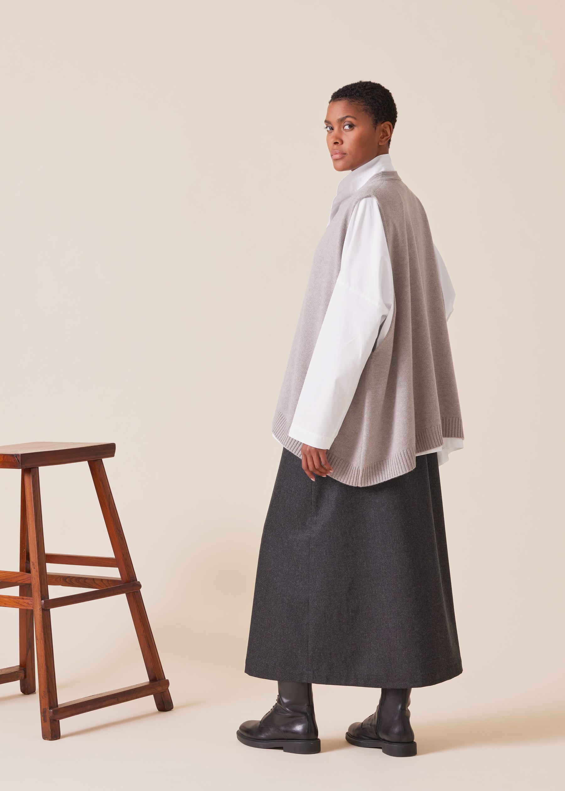cashmere a-line sleeveless v neck cardigan - mid plus