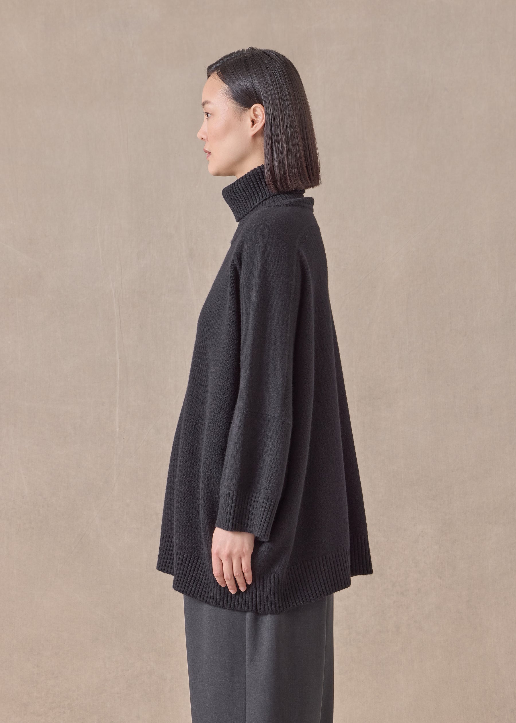 cashmere sloped shoulder roll neck sweater - long