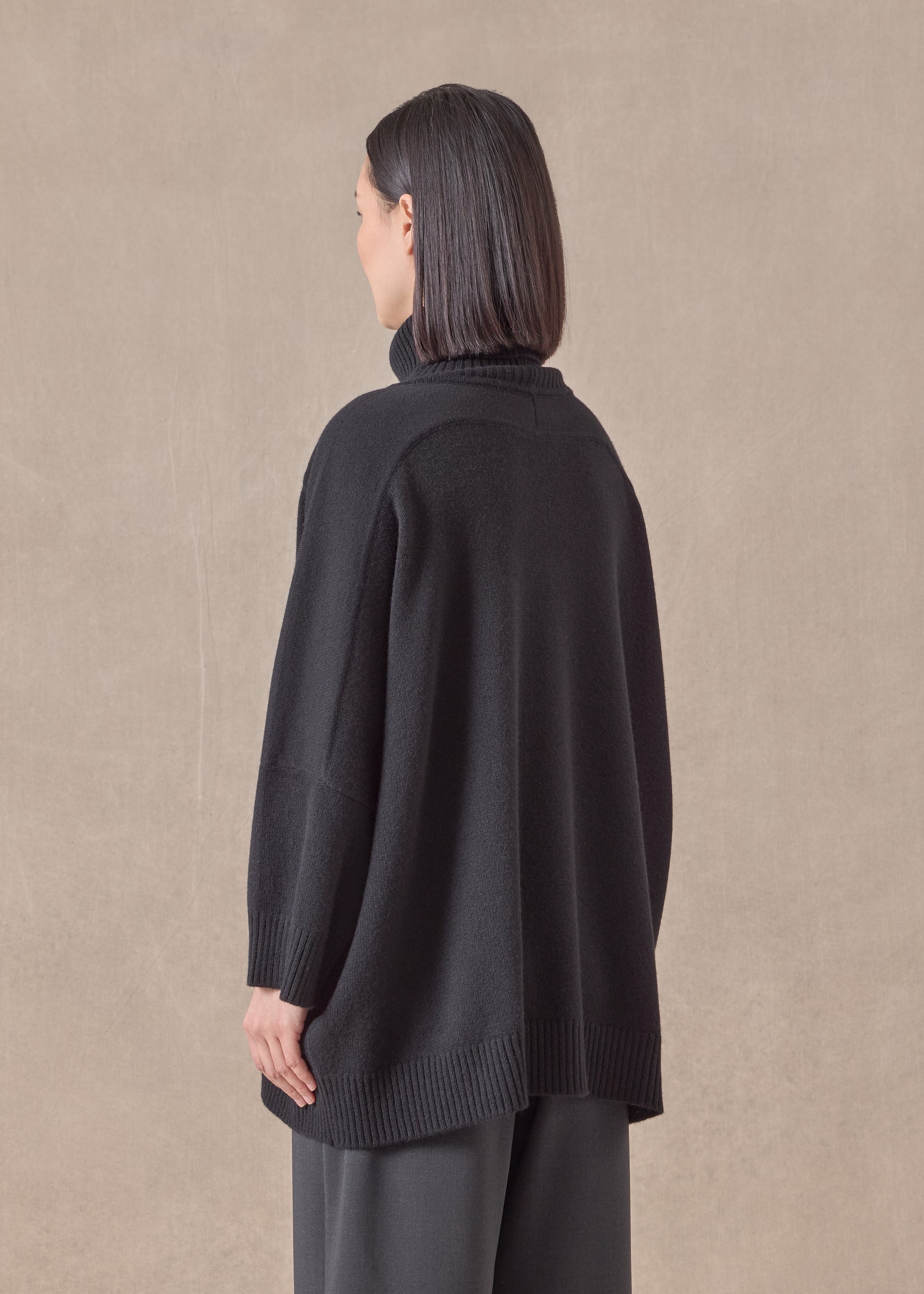 cashmere sloped shoulder roll neck sweater - long