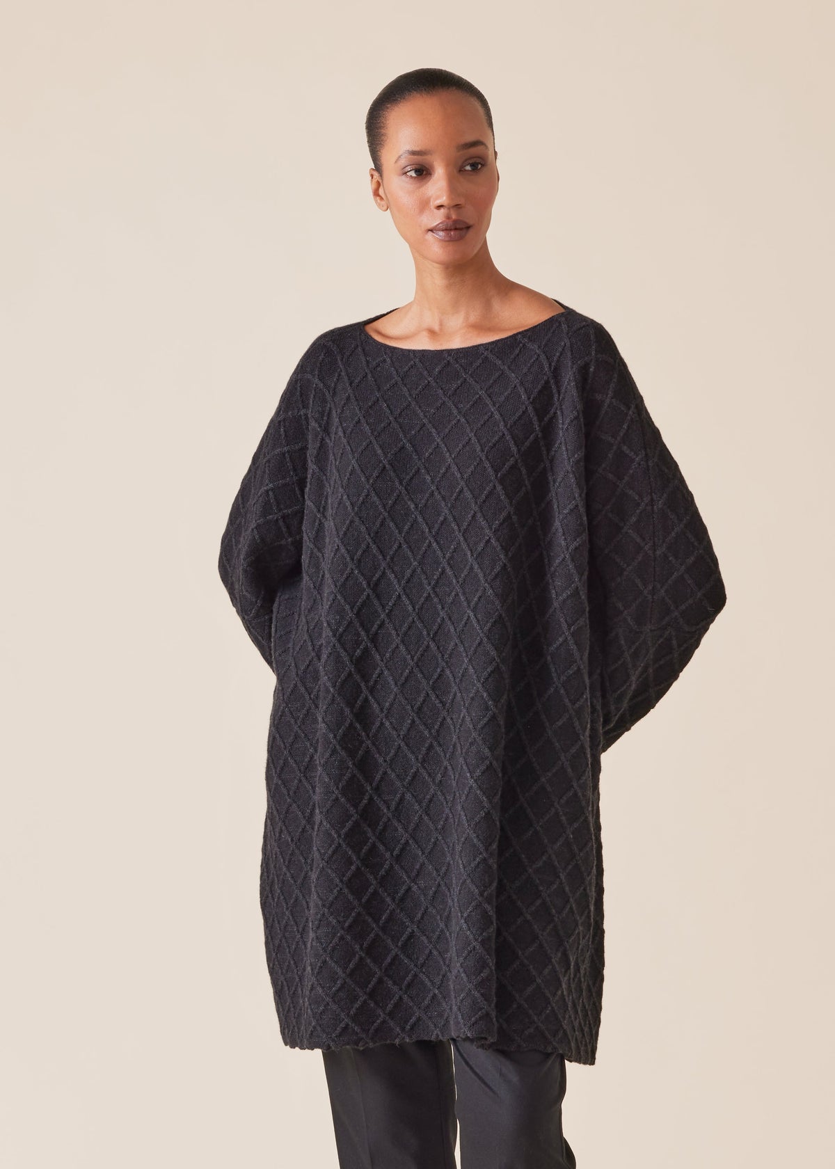 cashmere square slim sleeve sweater - long plus (black/coal)