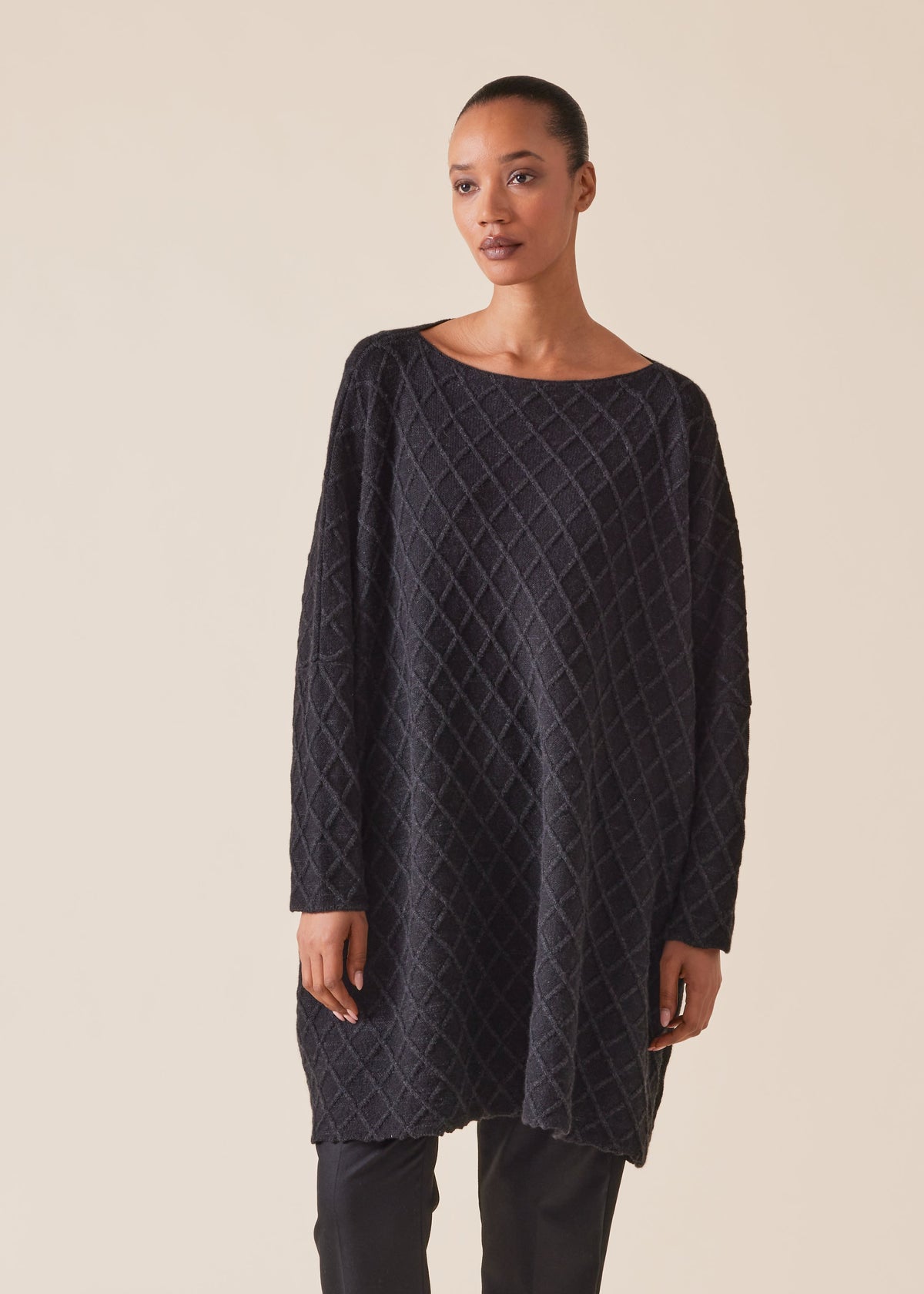 cashmere square slim sleeve sweater - long plus (black/coal)