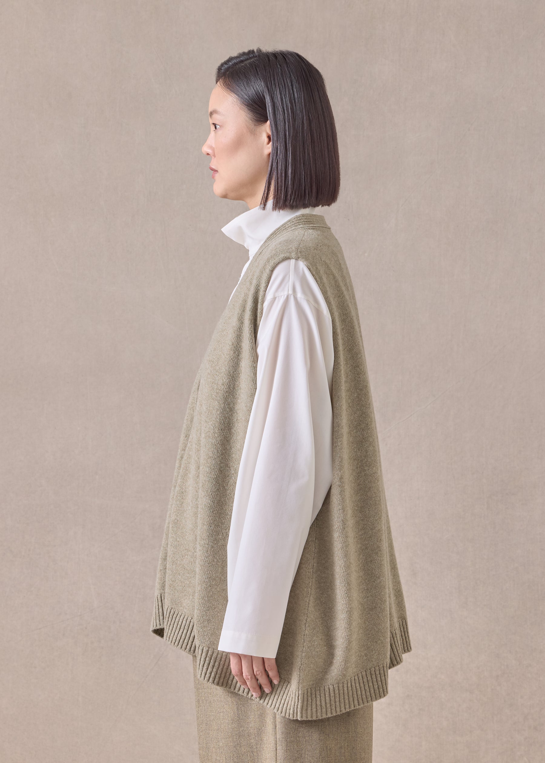 cashmere a-line sleeveless v neck cardigan - mid plus