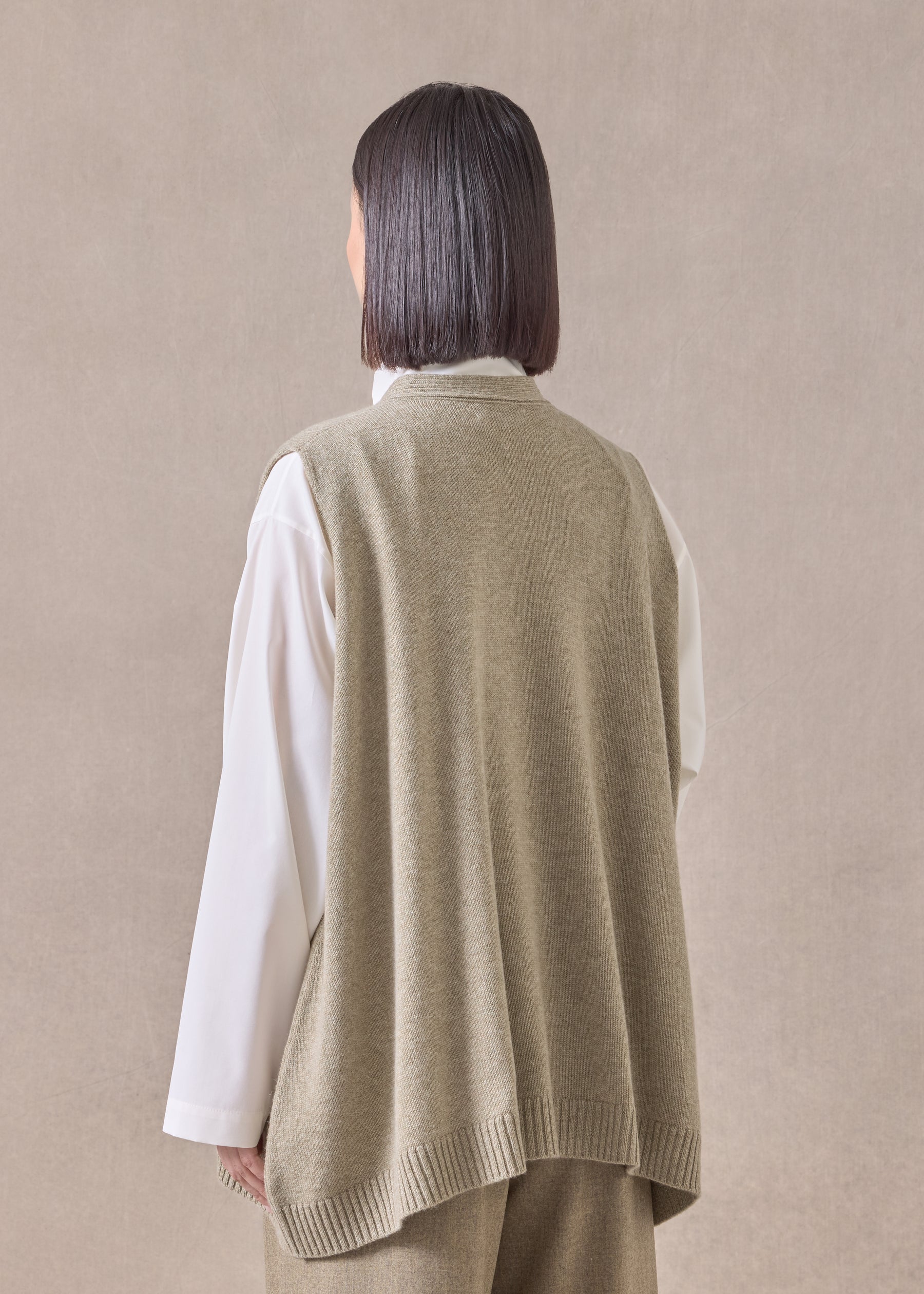 cashmere a-line sleeveless v neck cardigan - mid plus