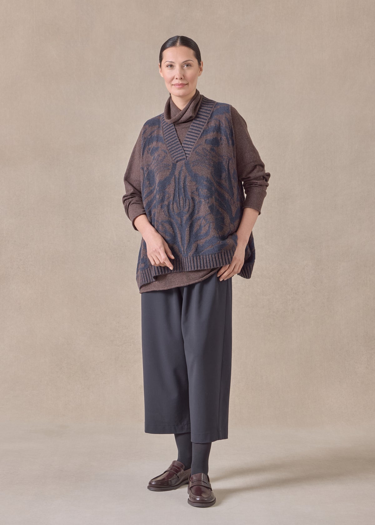 cashmere a-line sleeveless V-neck - mid plus (inkmix)