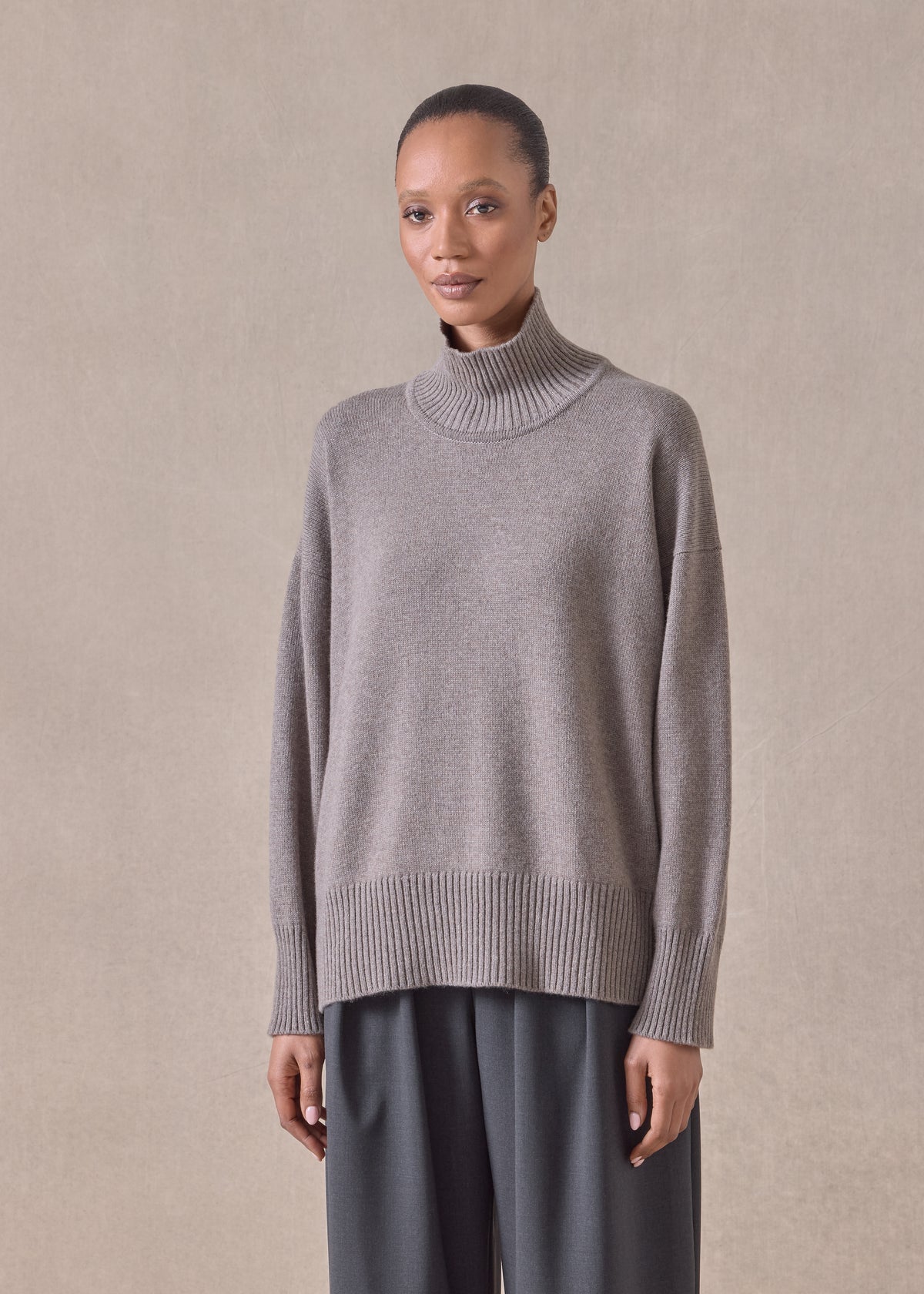cashmere small long sleeve high neck sweater - mid (bison)