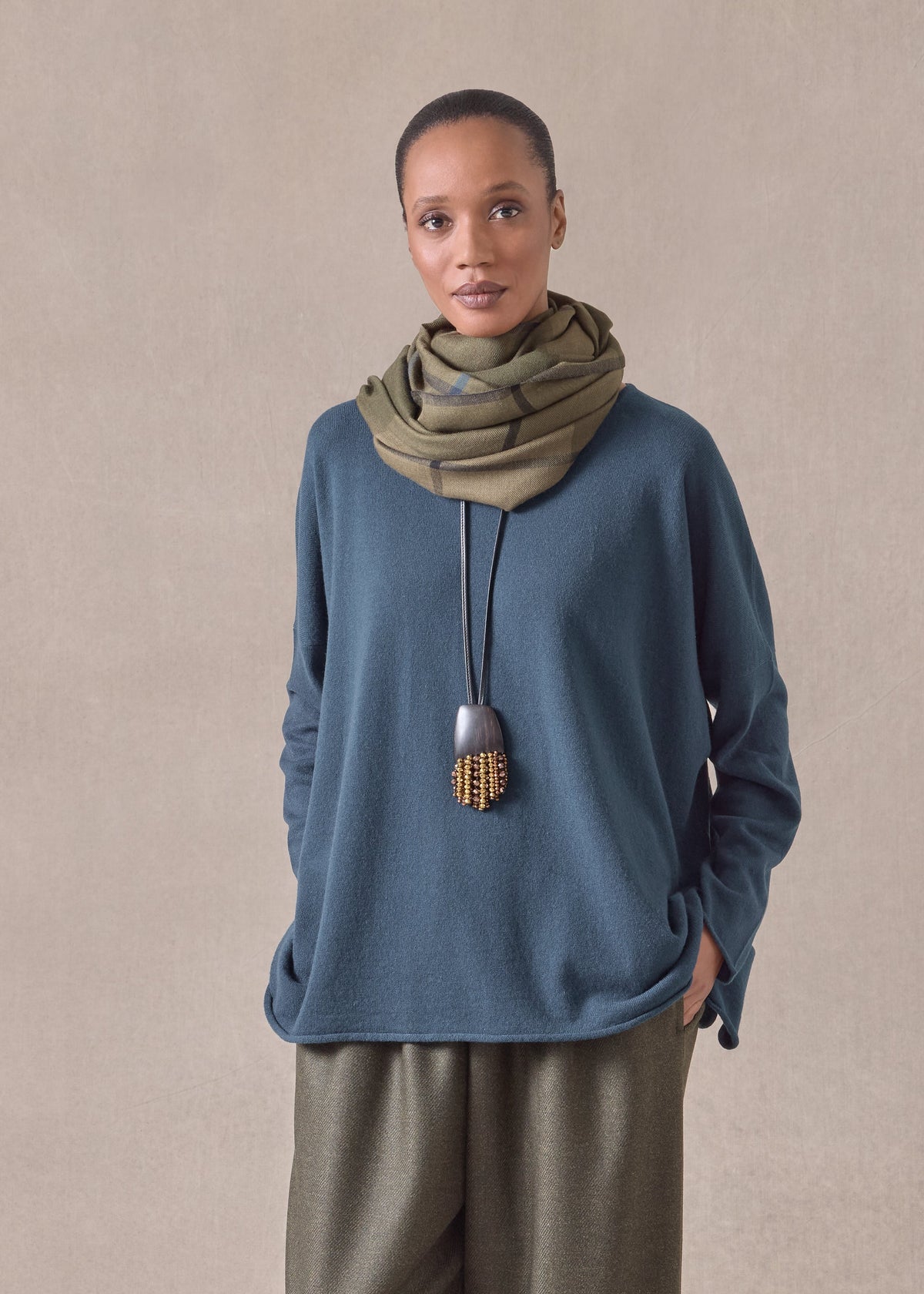 cashmere slim sleeve raw edge bateau neck - mid plus (tealdark)