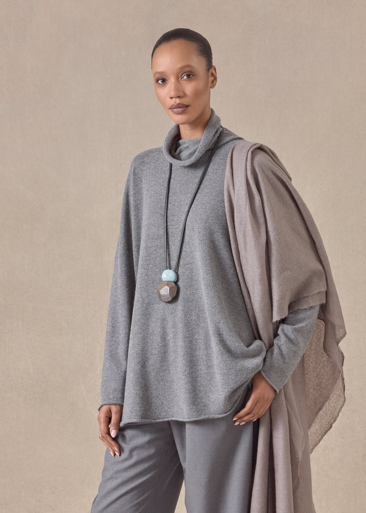 cashmere slim sleeve raw edge scrunch neck - mid plus (windsorgrey)