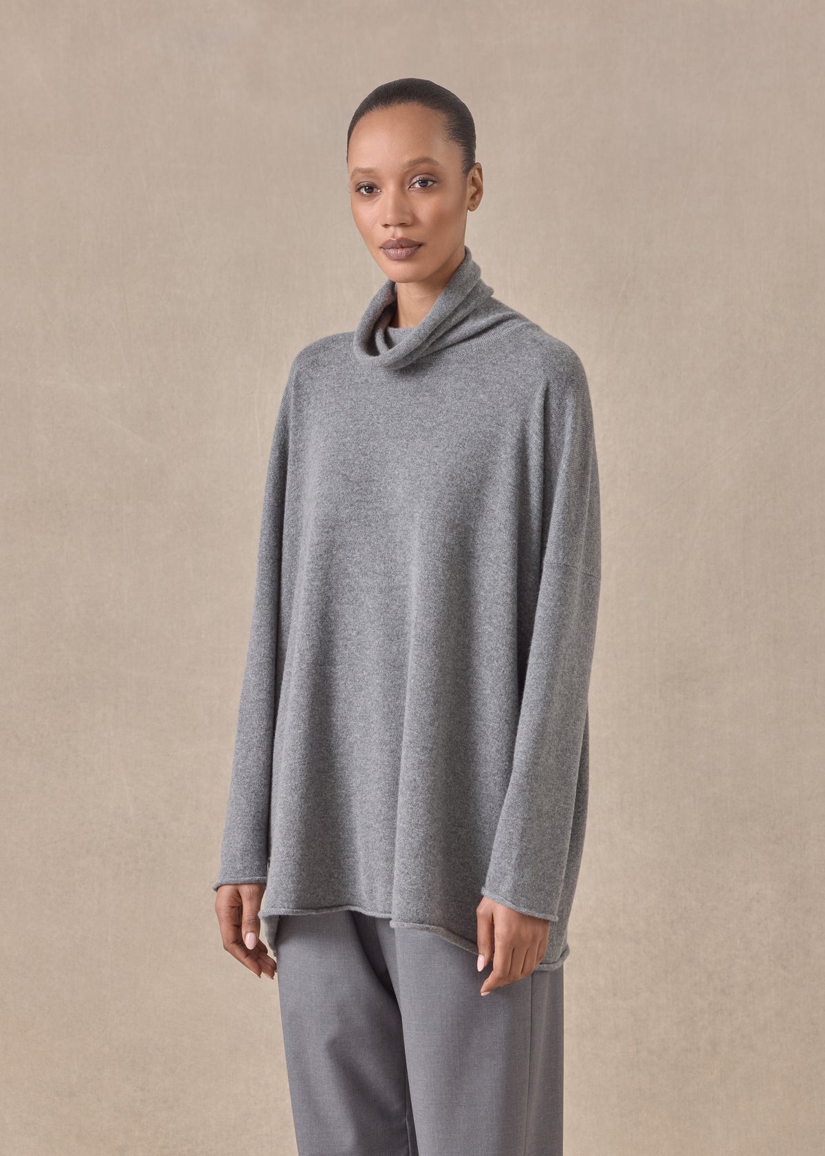 cashmere slim sleeve raw edge scrunch neck - mid plus (windsorgrey)