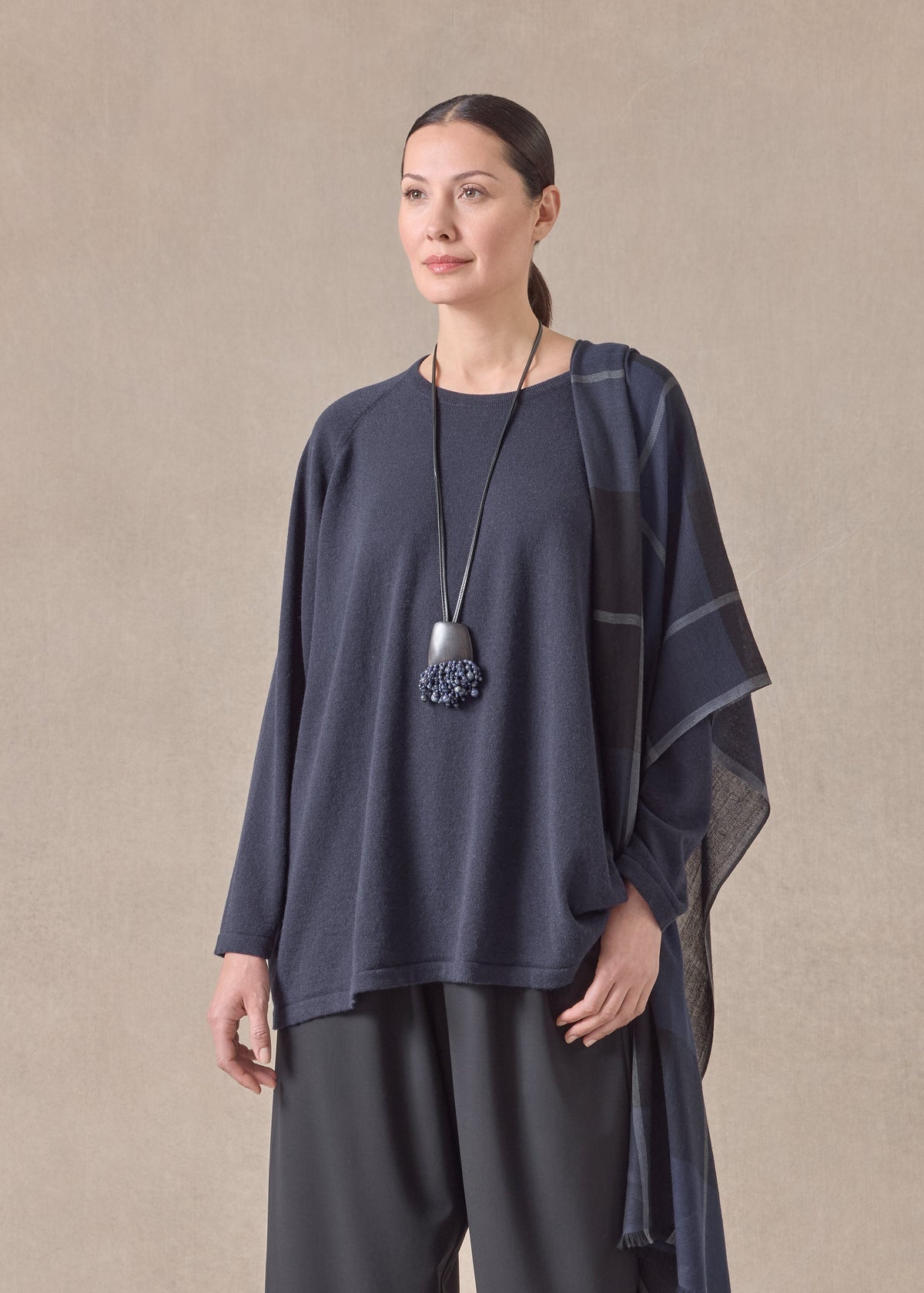 cashmere raglan sleeve round neck sweater - long (navydark)