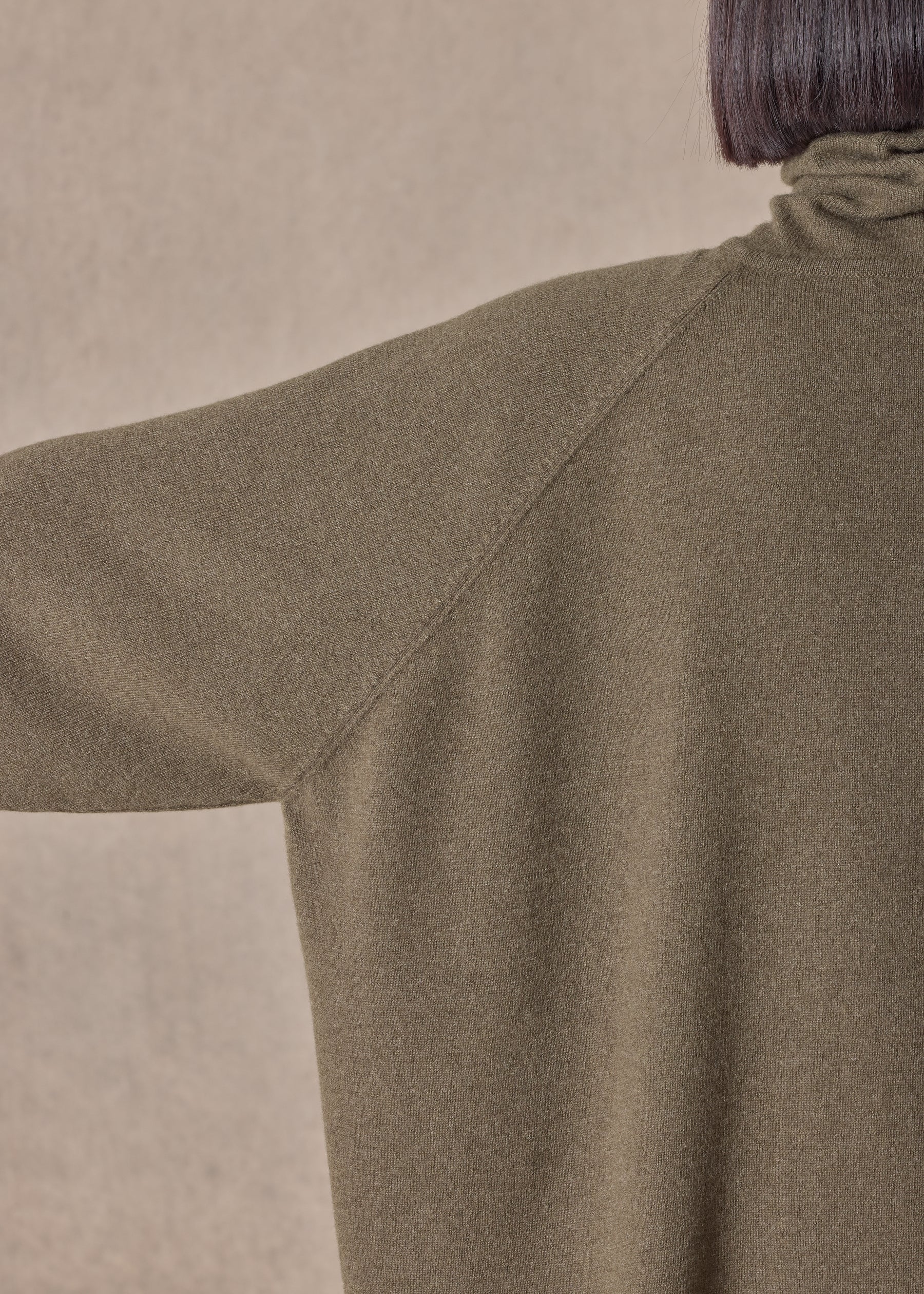 cashmere raglan sleeve scrunch neck sweater - long