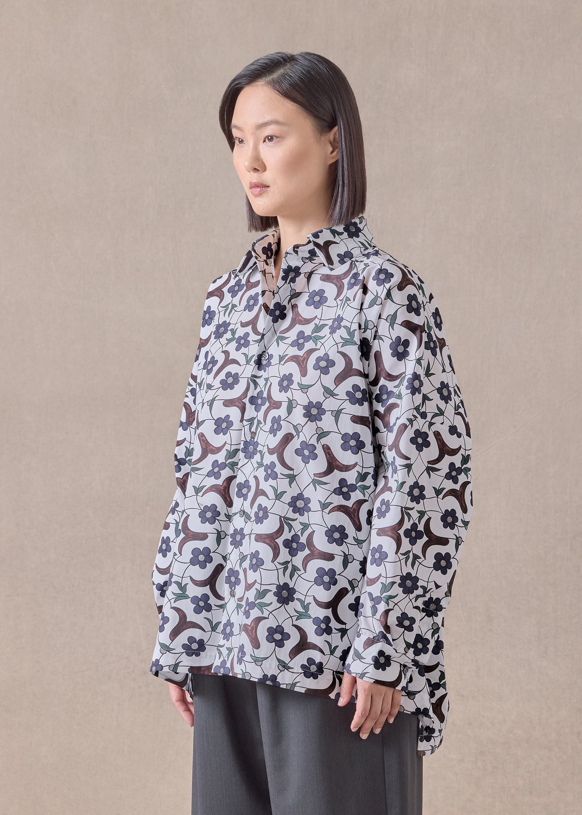 cotton wide longer back shirt with collar - mid plus