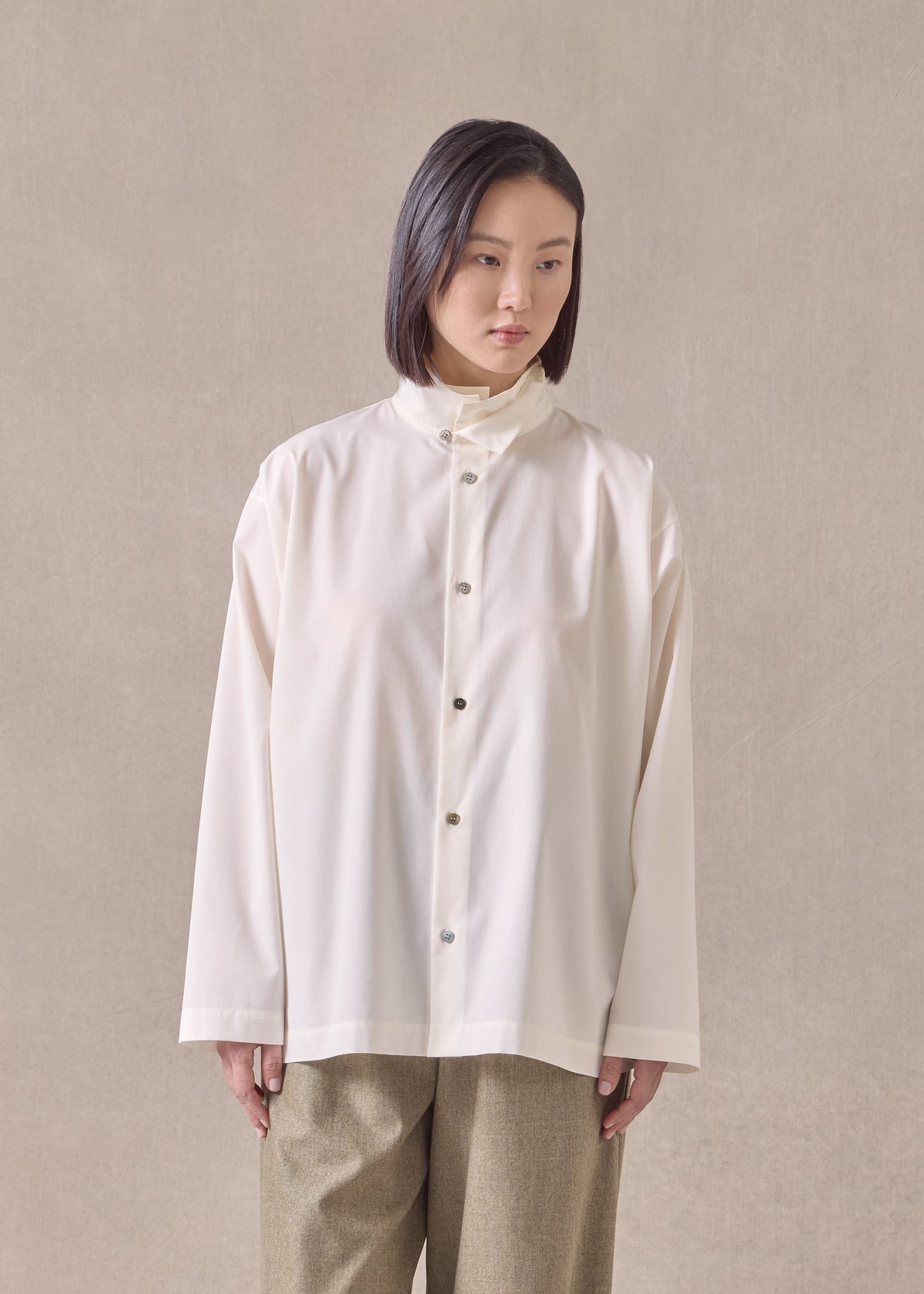 cotton side panelled two collar shirt - mid plus (ivory)