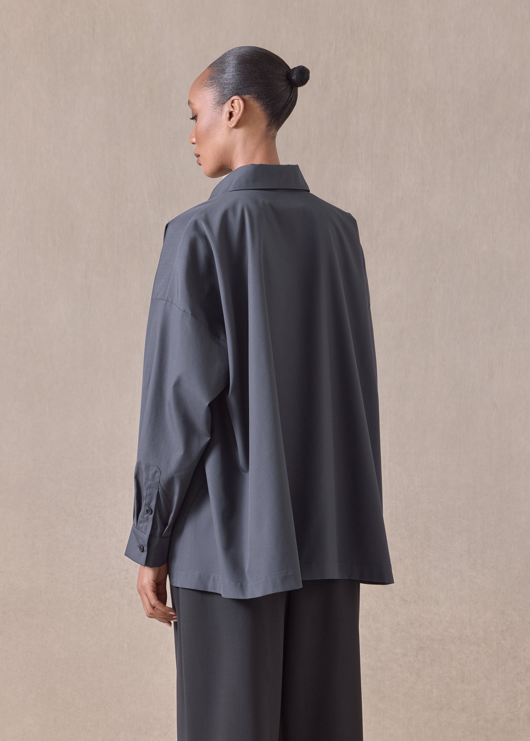 cotton angle to front side seam shirt with collar - long