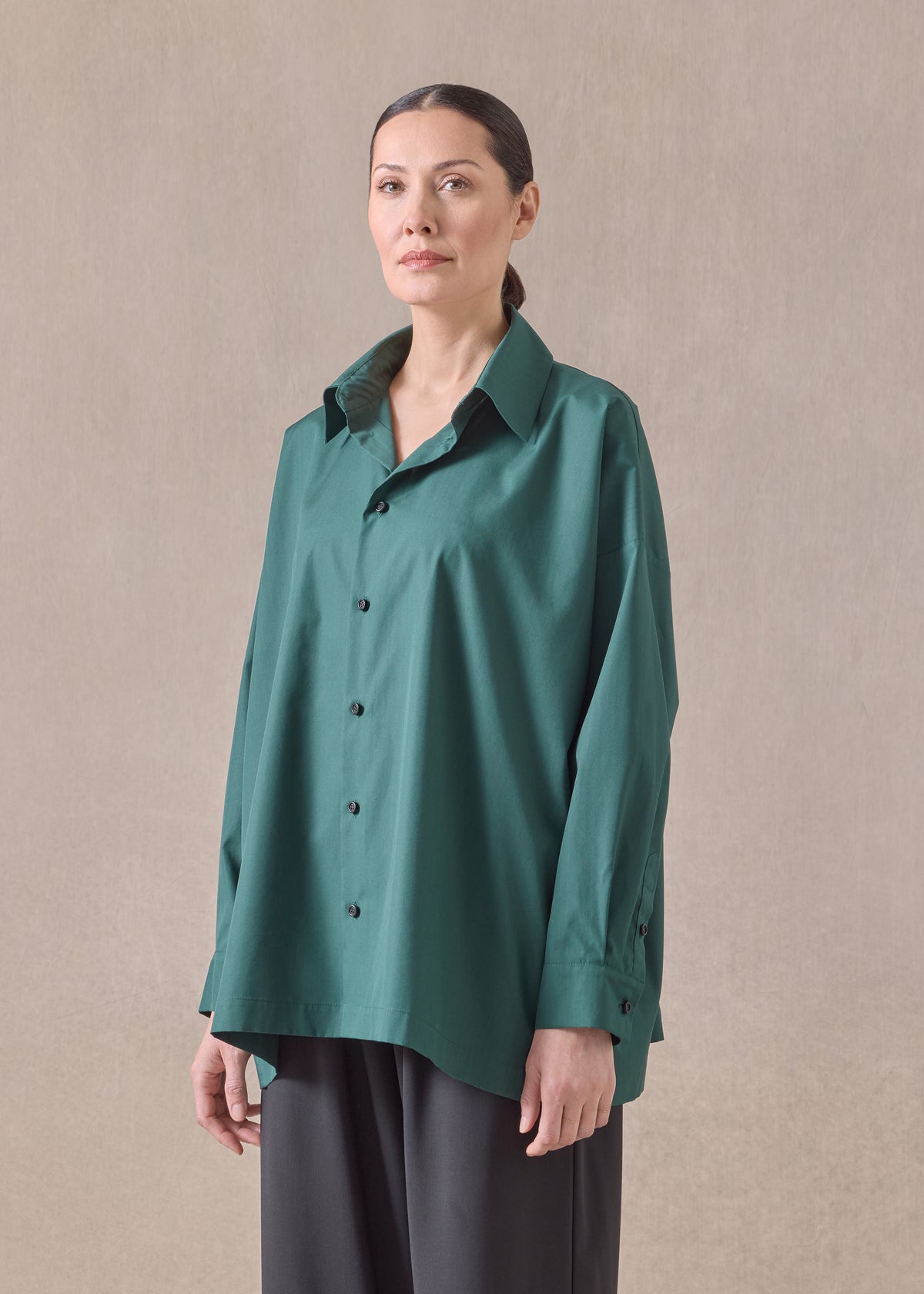 cotton angle to front side seam shirt with collar - long