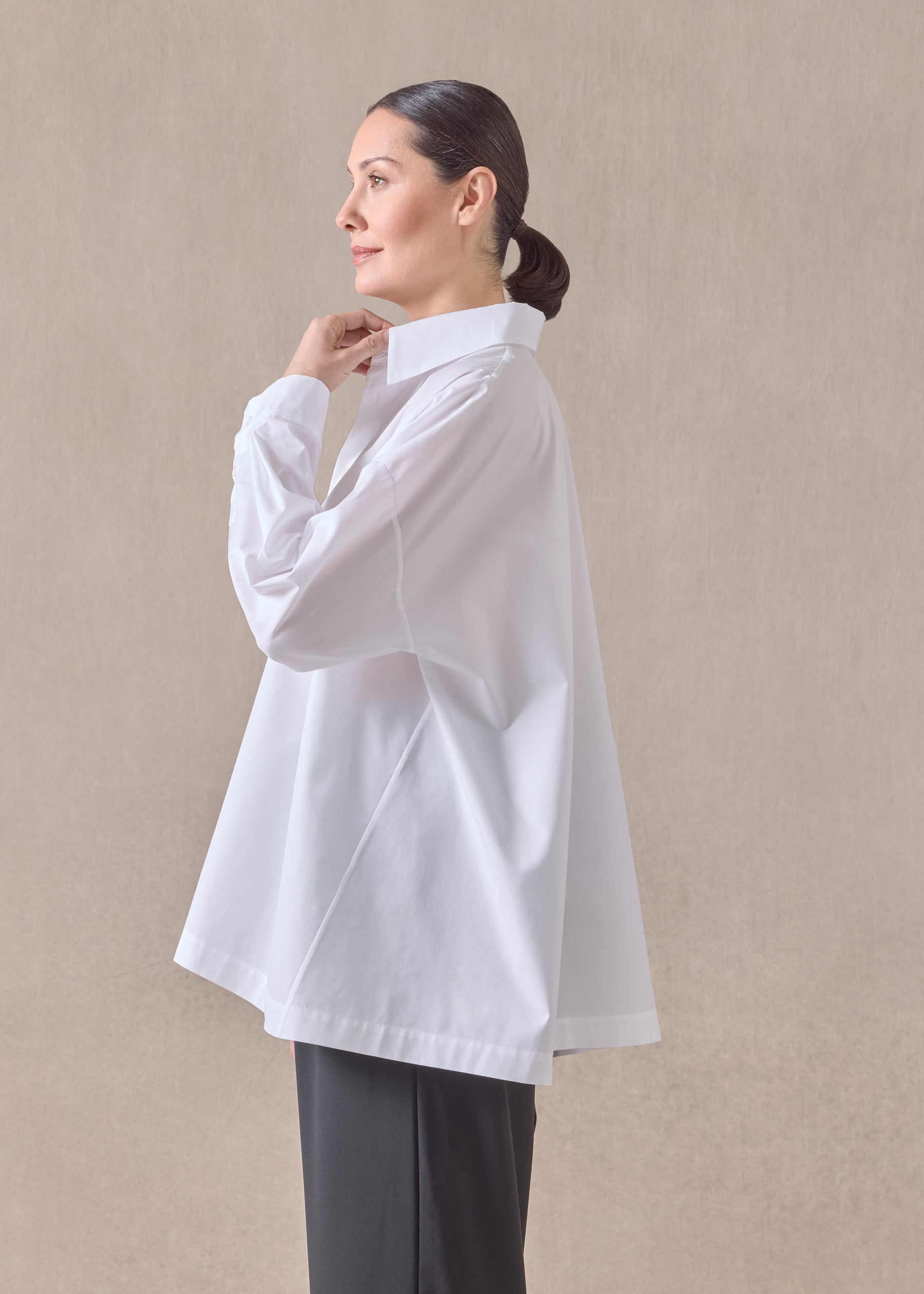 cotton angle to front side seam shirt with collar - long