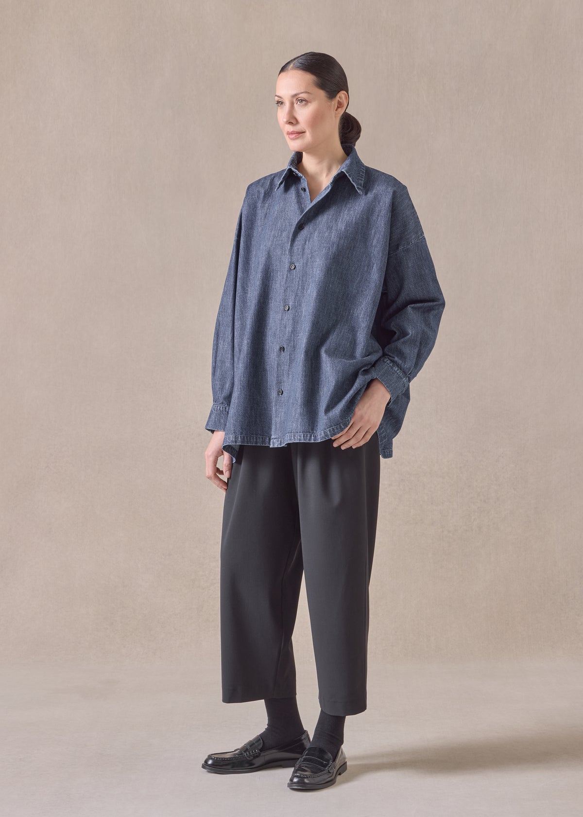 cotton denim angled-to-front side seam shirt with collar - long