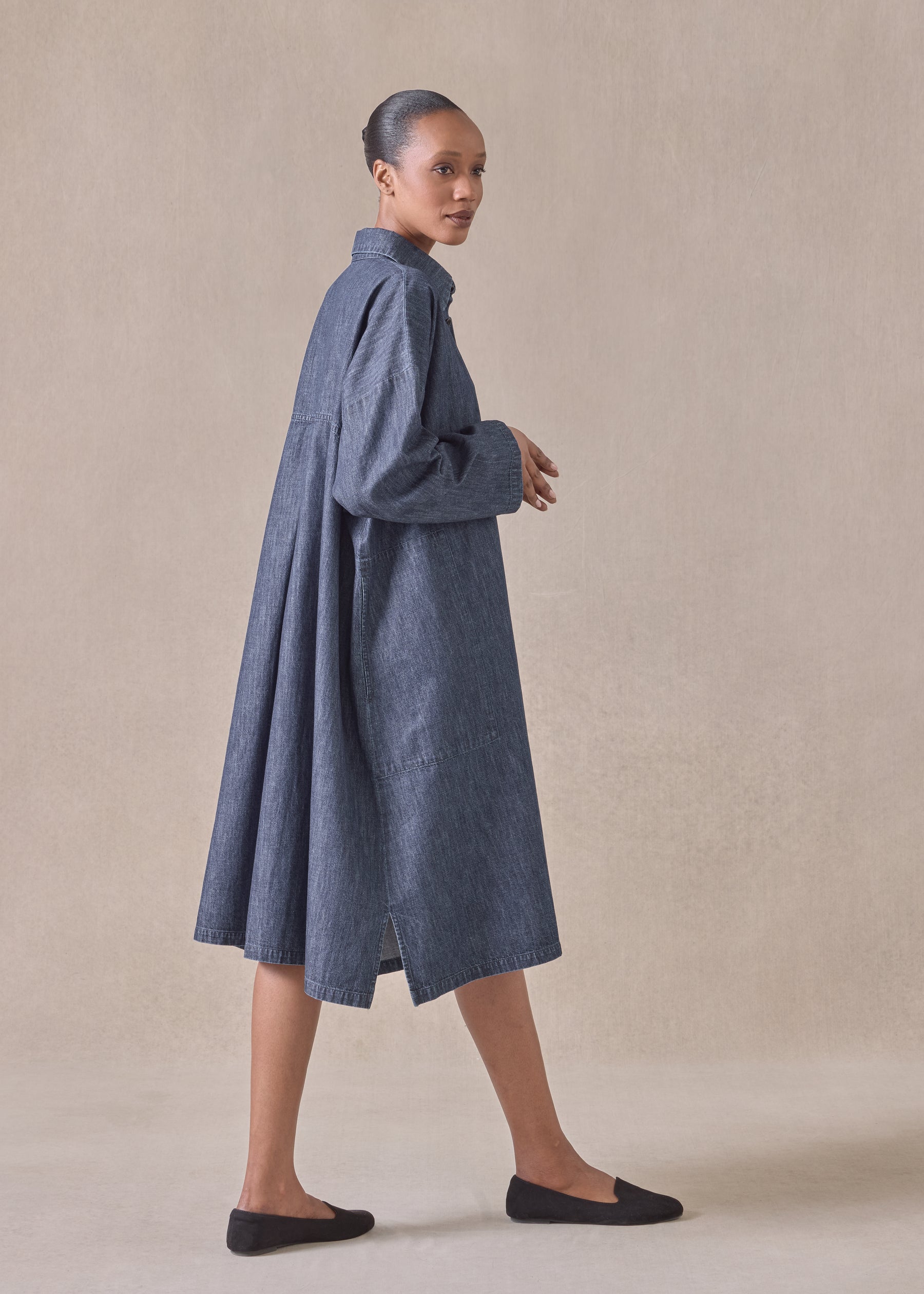 cotton wide a-line back pleat shirt dress with collar - 3/4 length
