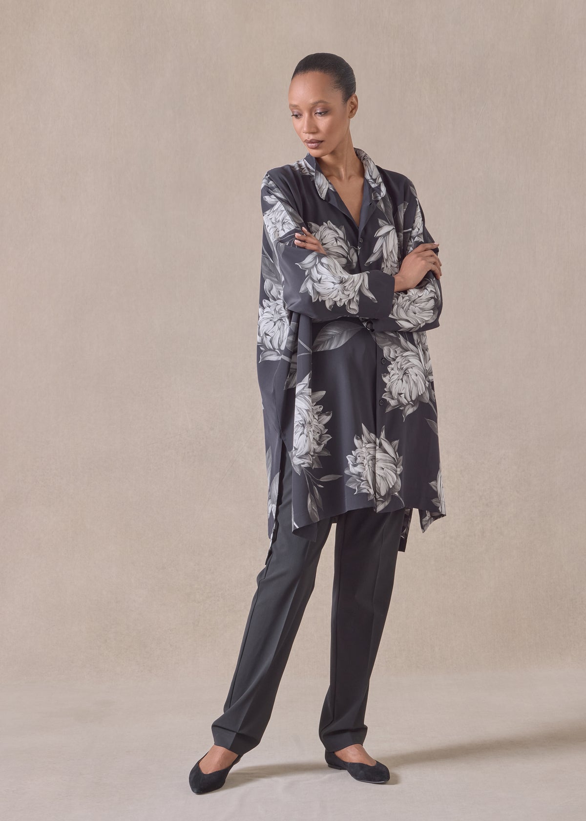 silk wide longer back collarless shirt - very long with slits