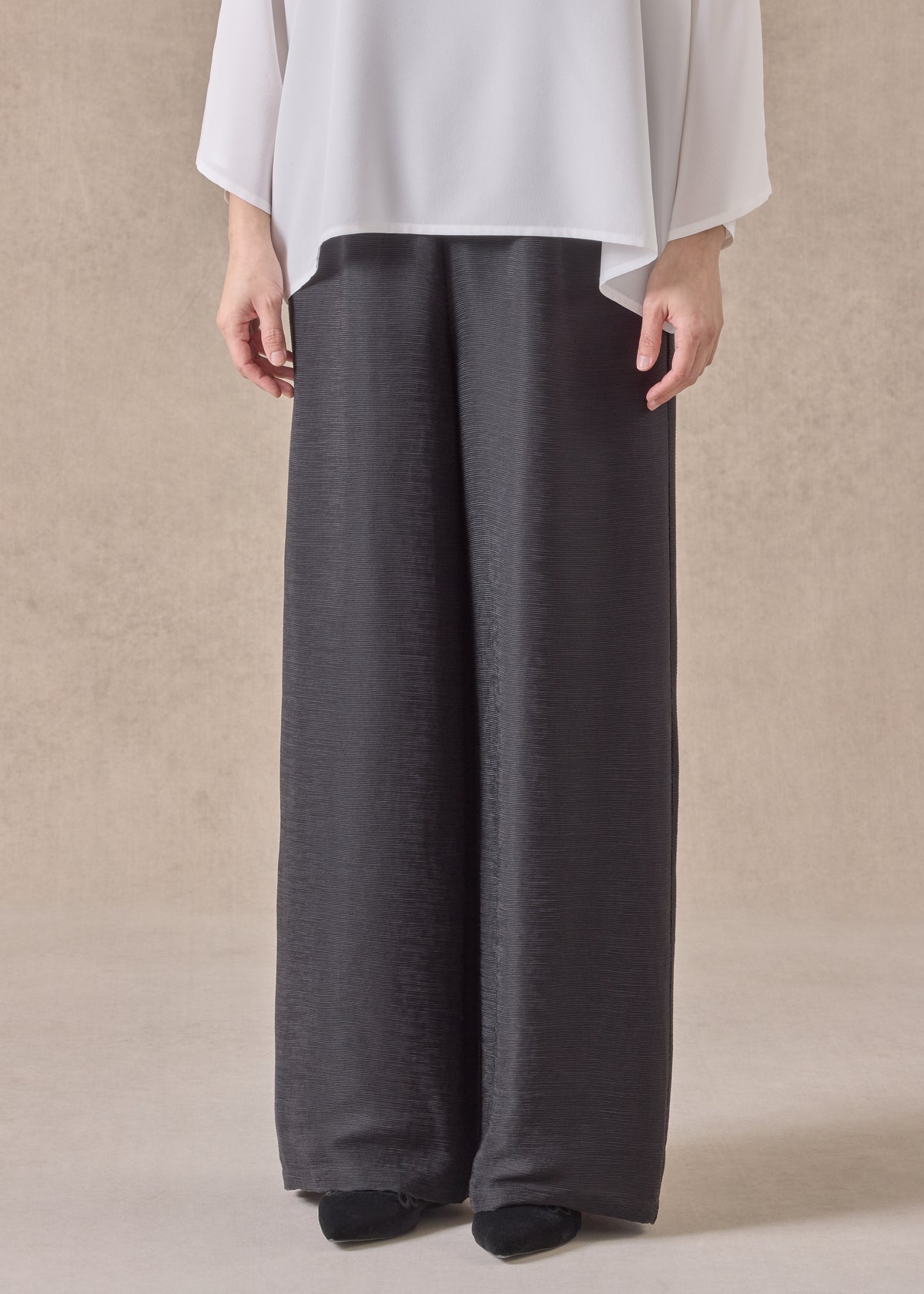 lightweight silk plisse flared trouser (black)