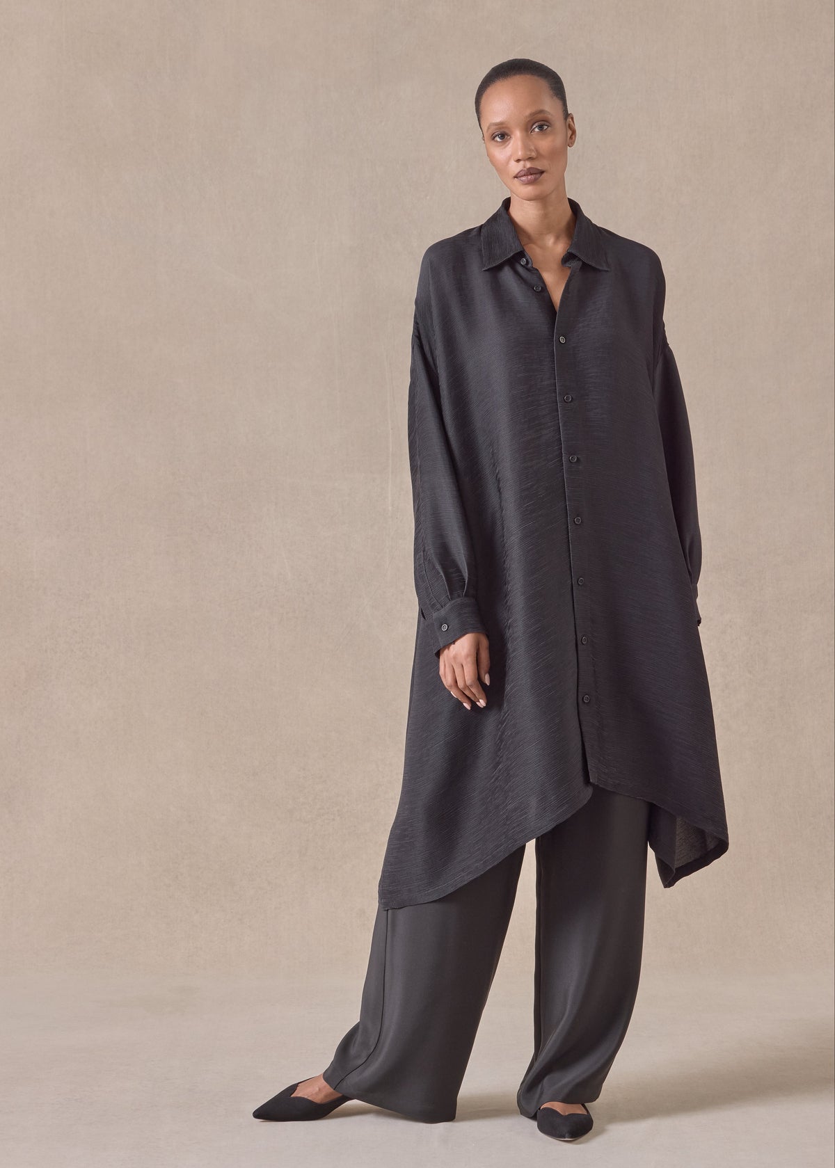 lightweight silk plisse wide a-line shirt with collar - very long (black)