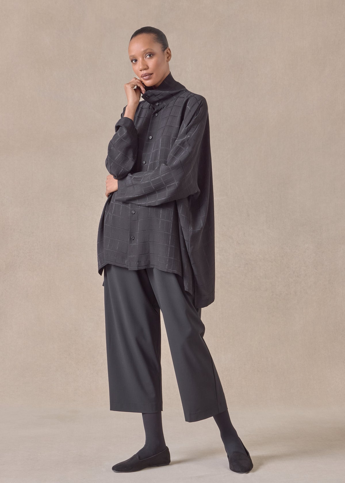 silk wide longer back scrunch neck shirt - long (black)