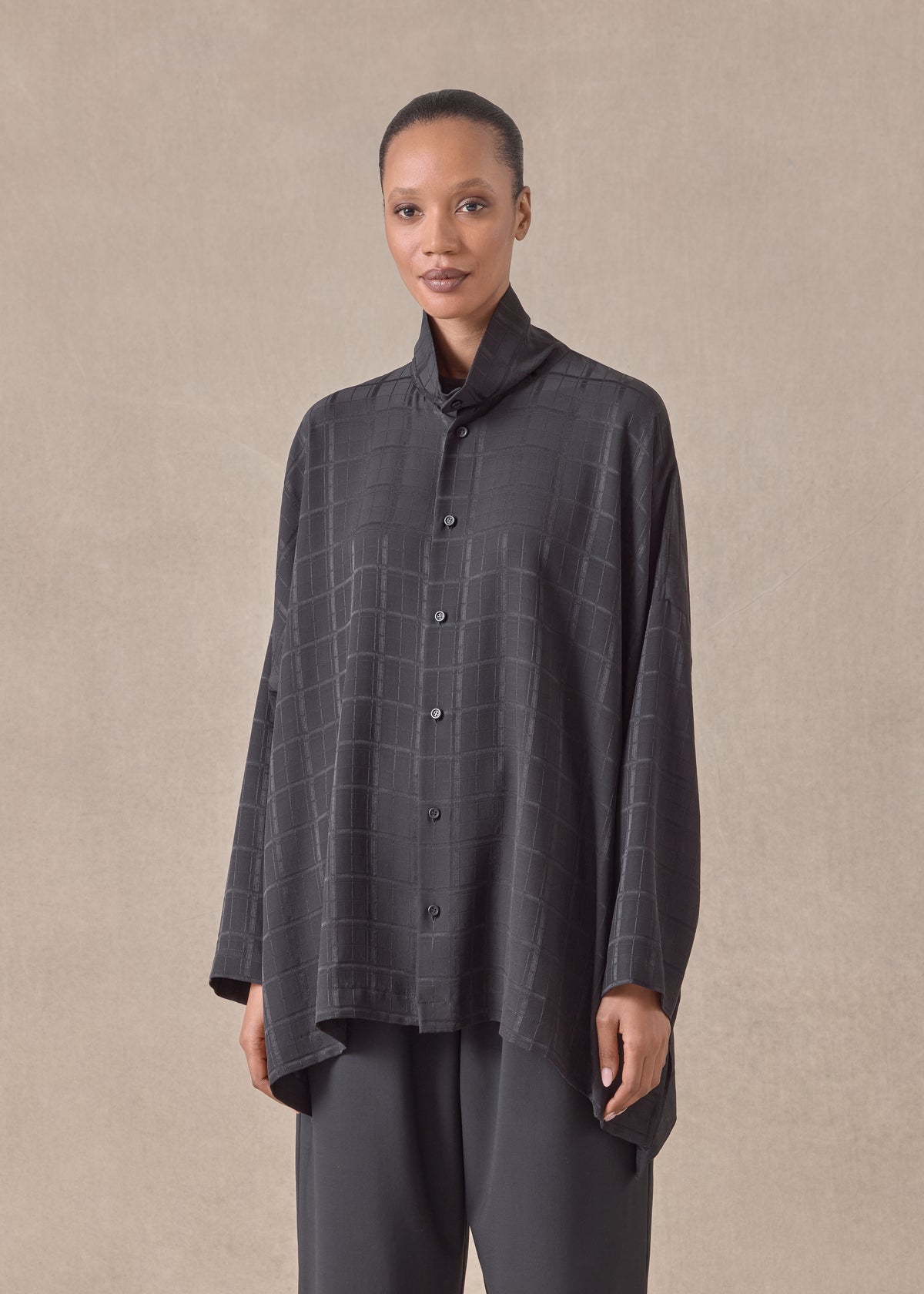 silk wide longer back scrunch neck shirt - long (black)