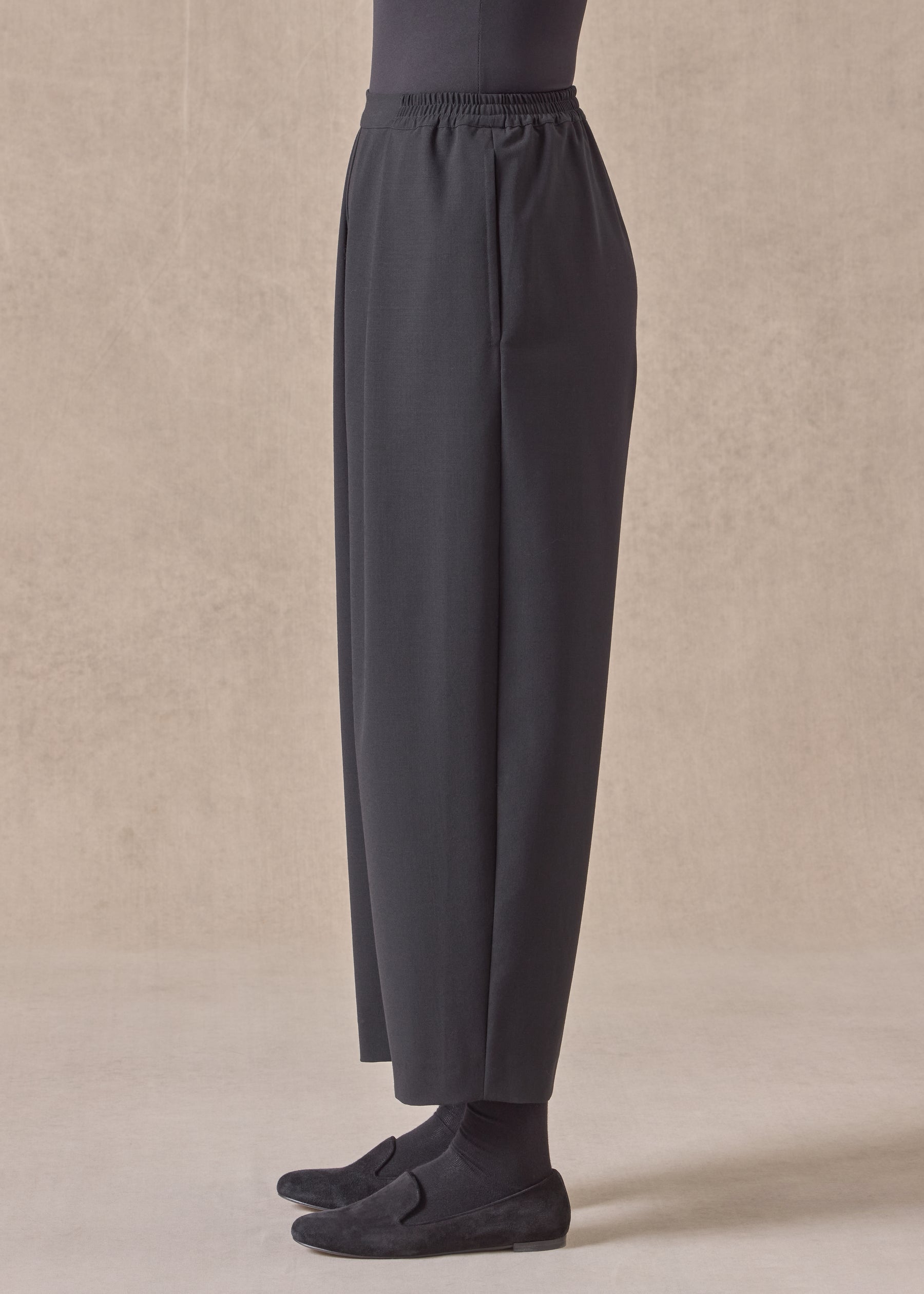 wool cropped flat front pleated trouser