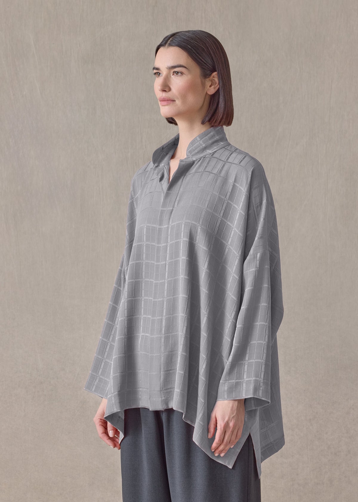 silk wide longer back double stand collar shirt-mid plus (silver)
