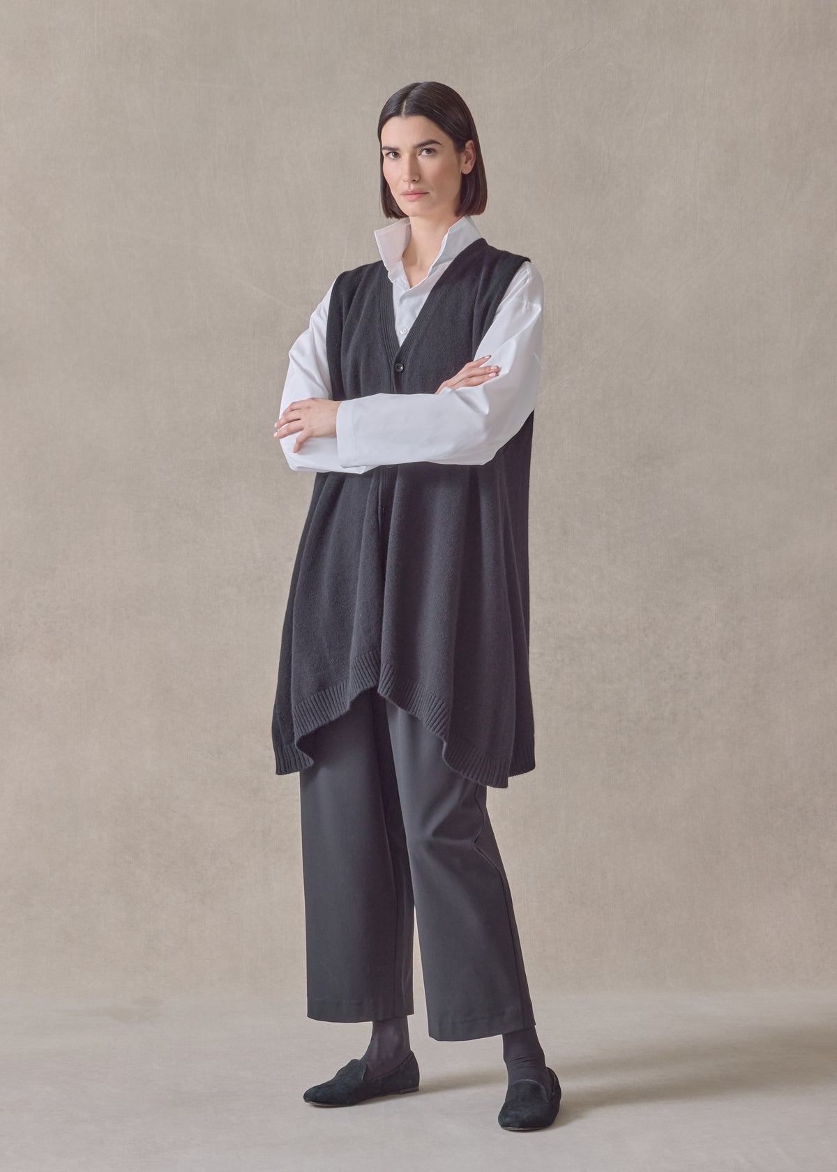 cashmere a-line sleeveless v neck cardigan-long plus (black)