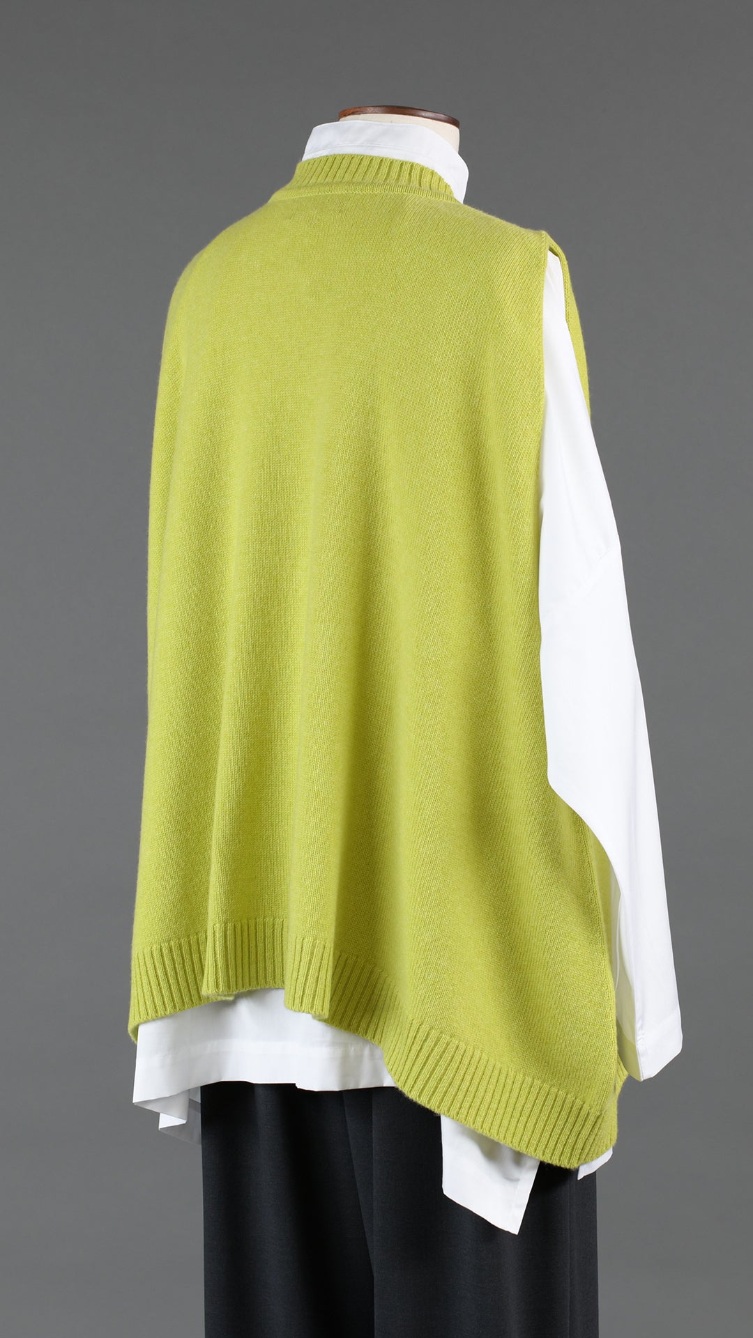 a-line sleeveless round neck sweater (mid plus) in greenlemon
