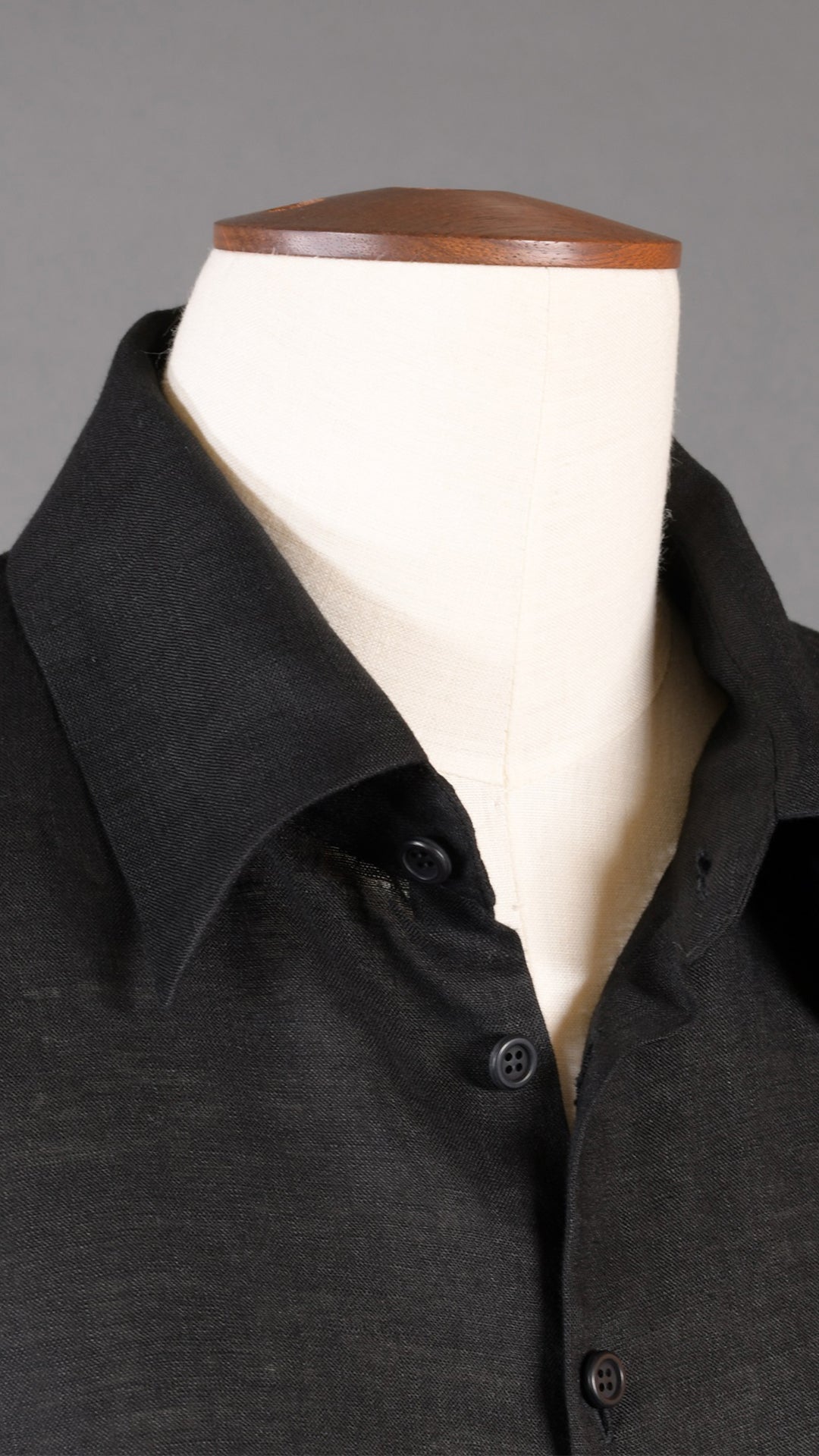 sloped shoulder wide a-line short sleeve shirt with collar - mid in black