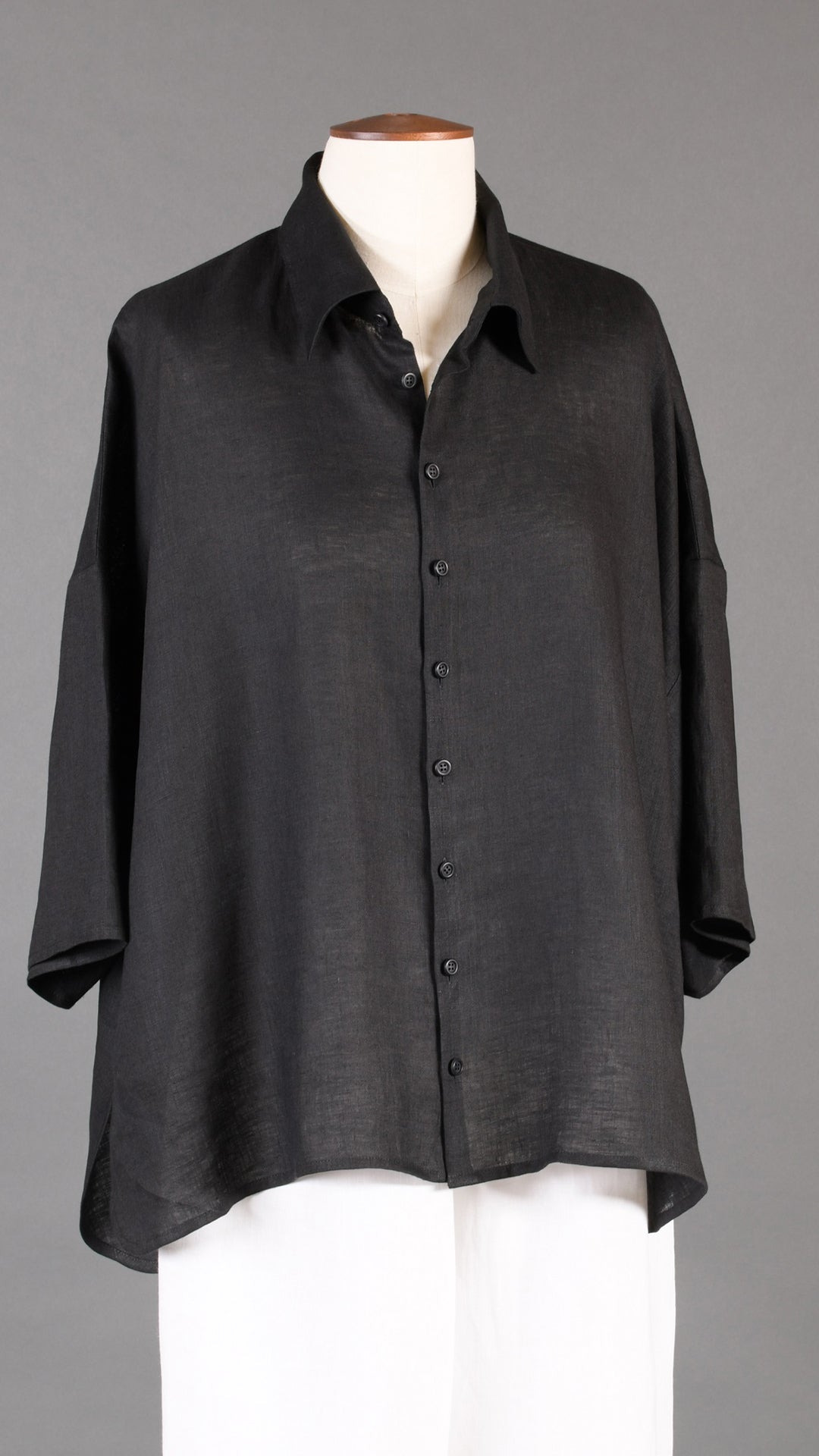 sloped shoulder wide a-line short sleeve shirt with collar - mid in black