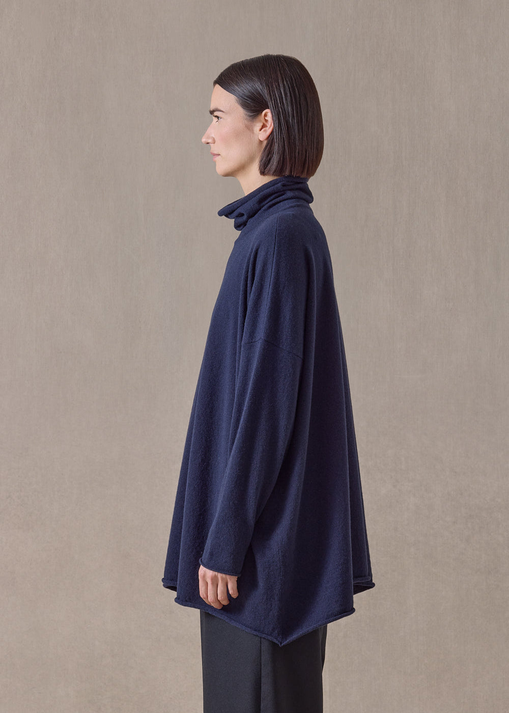 cashmere a-line scrunch neck neck sweater - long (navydark)