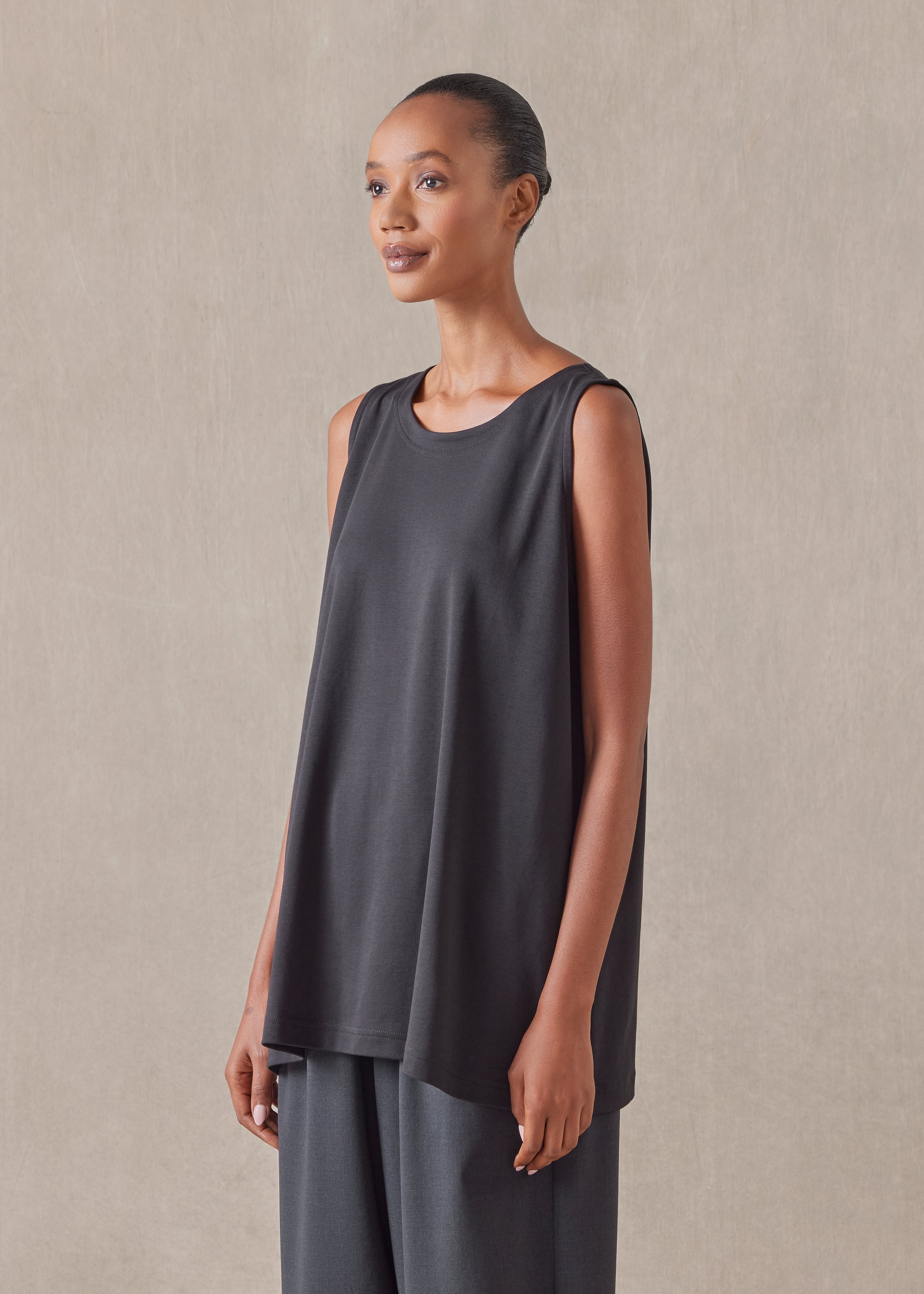 a-line round neck shell - long (black)