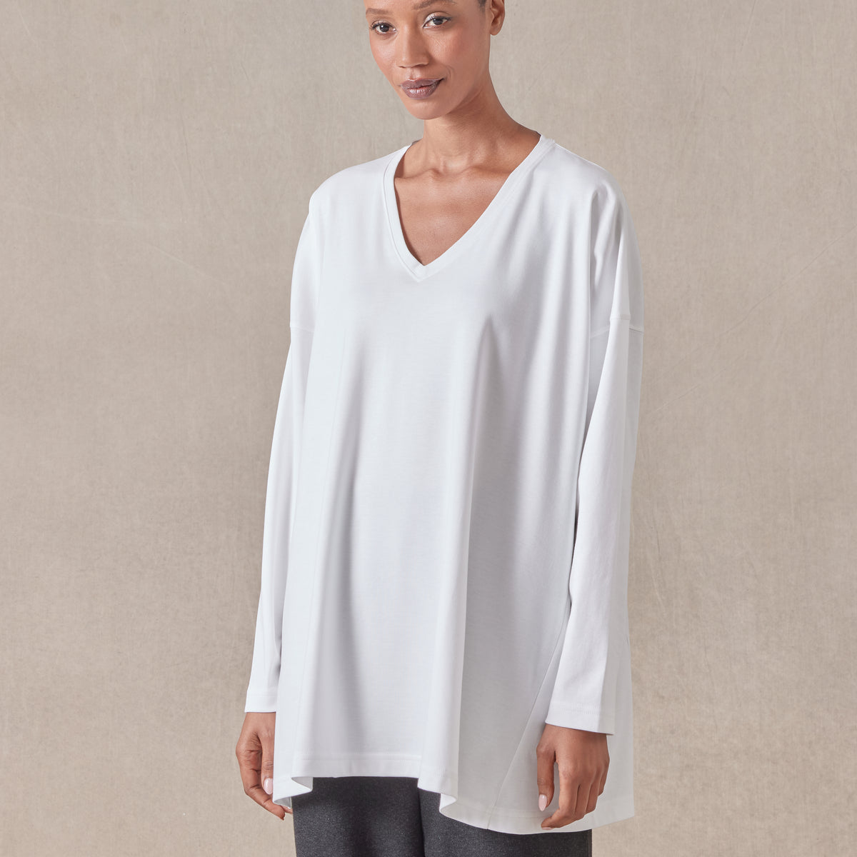 side panelled V neck t-shirt - long (white)