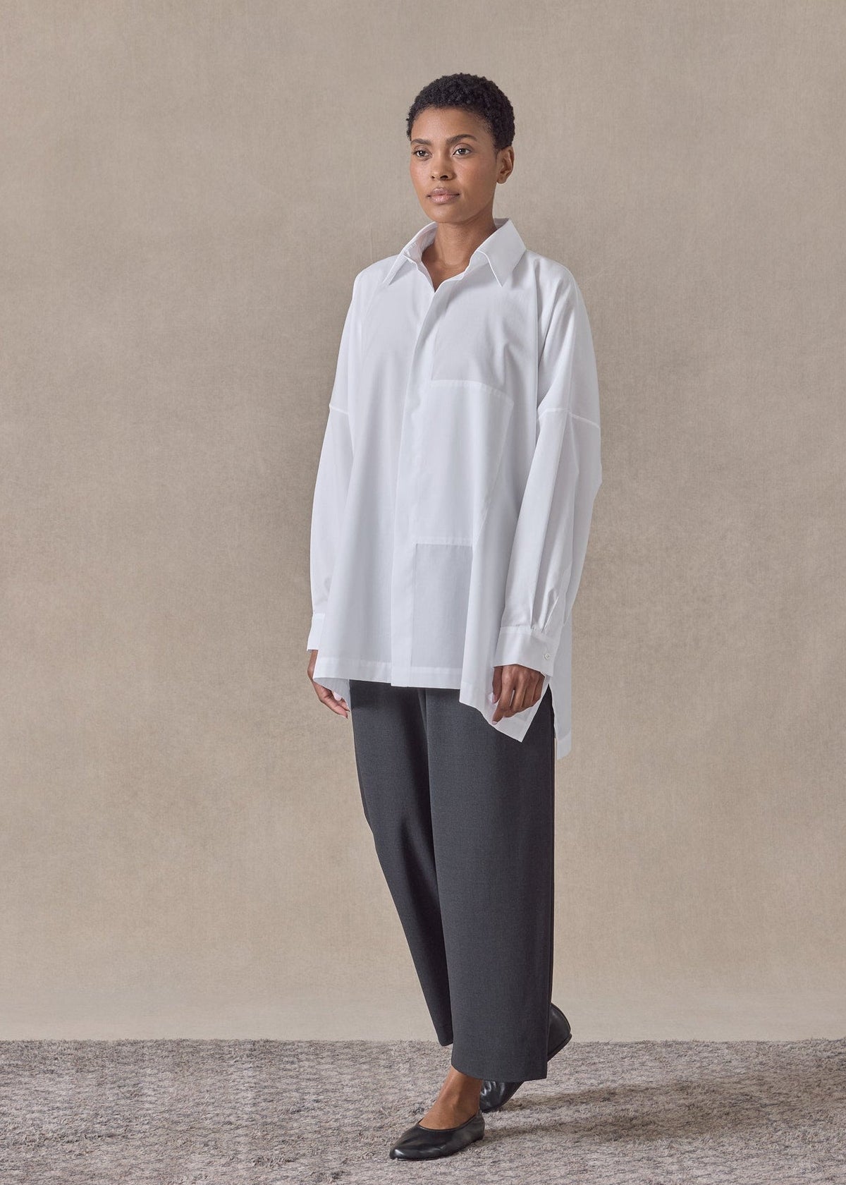 cotton poplin wide longer back shirt with collar - long (hidden pocket) (white)
